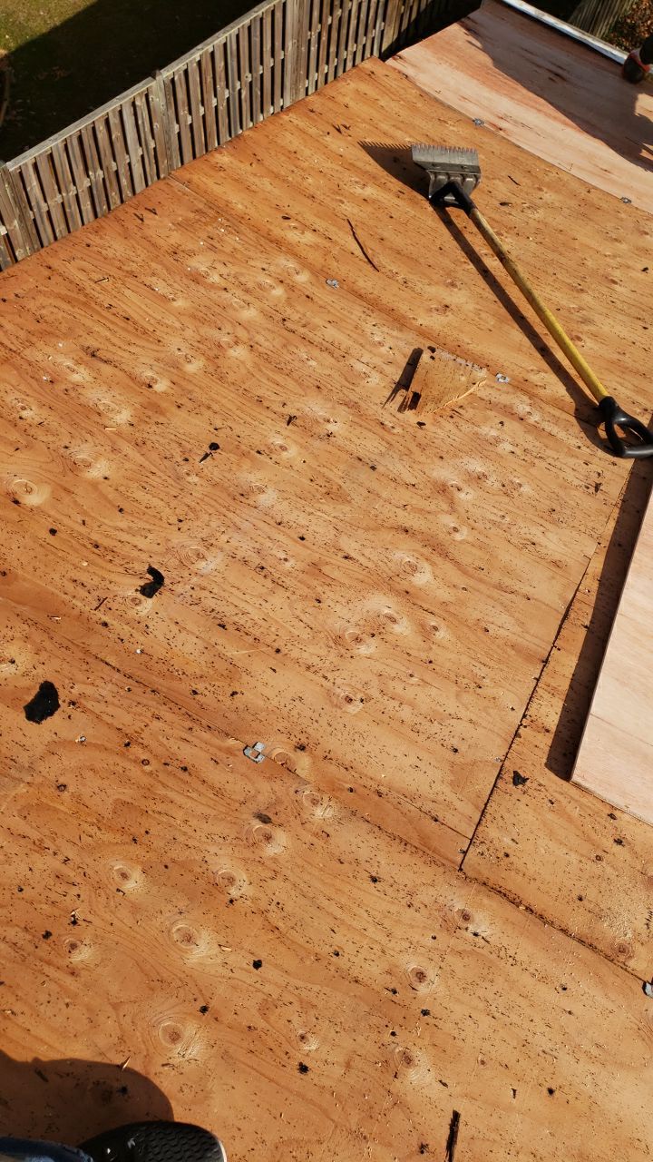 Springfield: CertainTeed Landmark Pro Designer Shingles in Max Def Pewterwood by RM Banning, Inc.