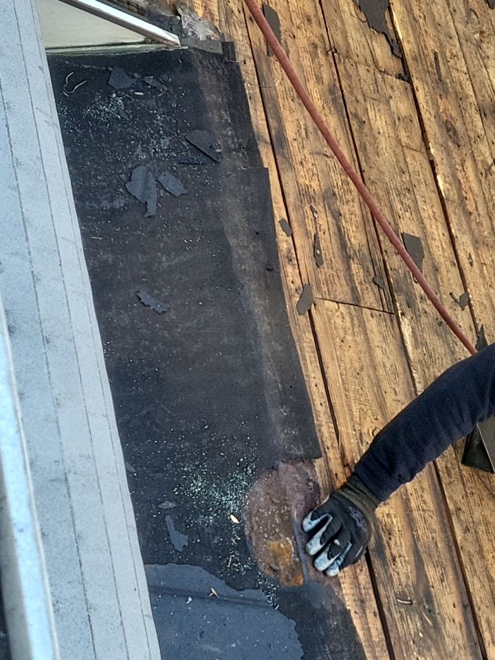 ATLAS PINNACLE PRISTINE COLOR: HEARTHSTONE DRIP EDGE: BLACK by Eagle Eye Roofing