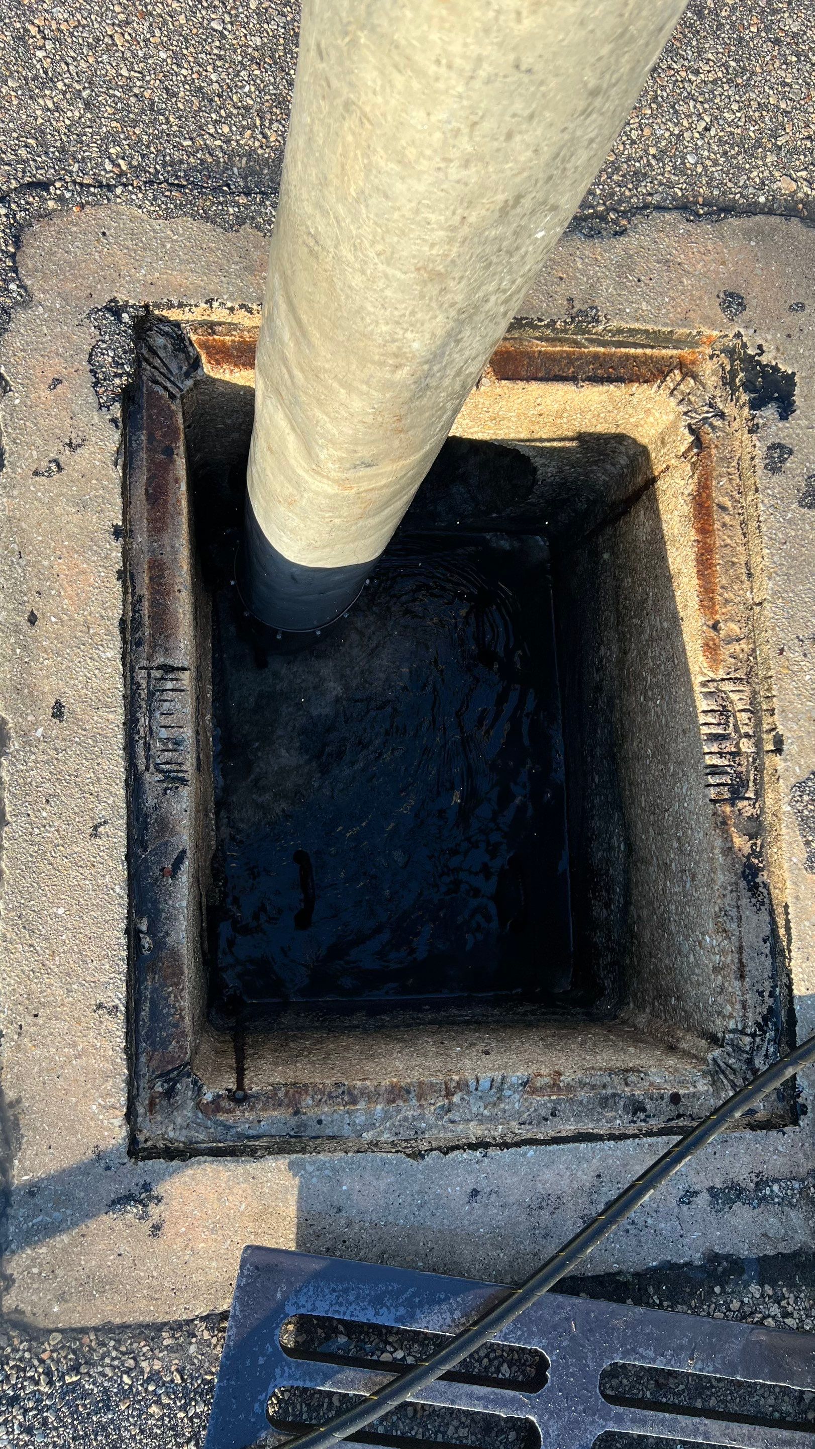 Stromwater System Maintenance at Bill Smith Appliances / Critter Cafe Marco Island Catch Basin by Don Mar, Inc. Storm Water Solutions