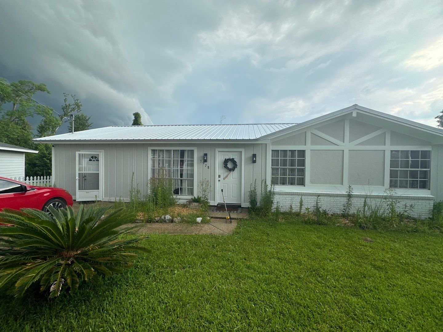 Seamless Gutter Installation for Modern Homes in Panama City FL by Gutter Professors