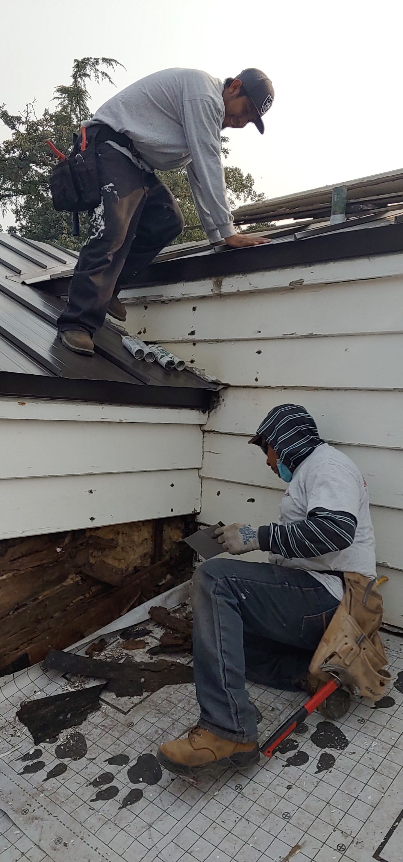 Residential Roofing Installation using Standing seam metal roofing system by Straight Edge Roofing Inc