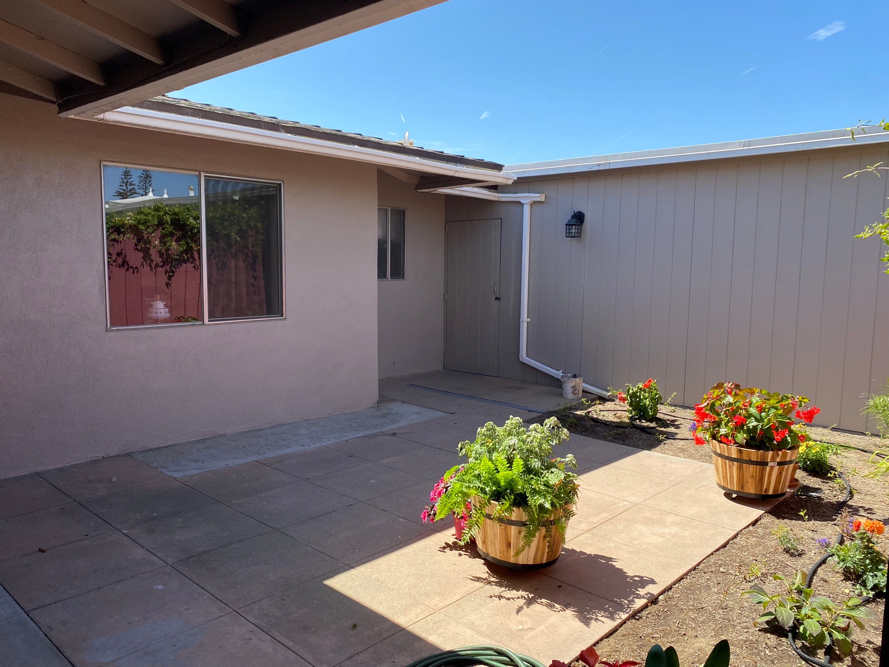 Asis Painting Inc. featured photo.