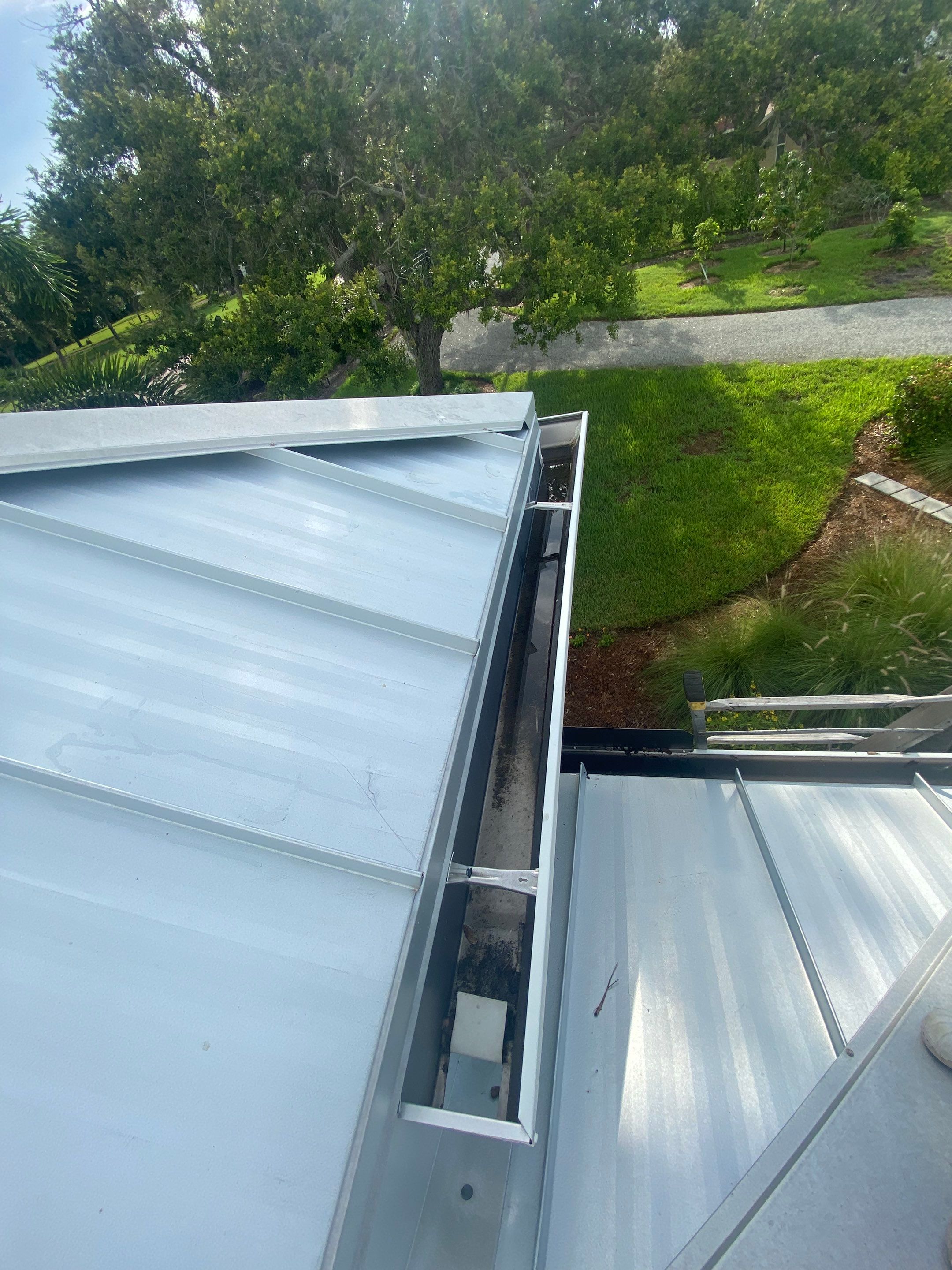 7 inch seamless gutters using gutter cleaning in Nokomis FL by Gutter Professors