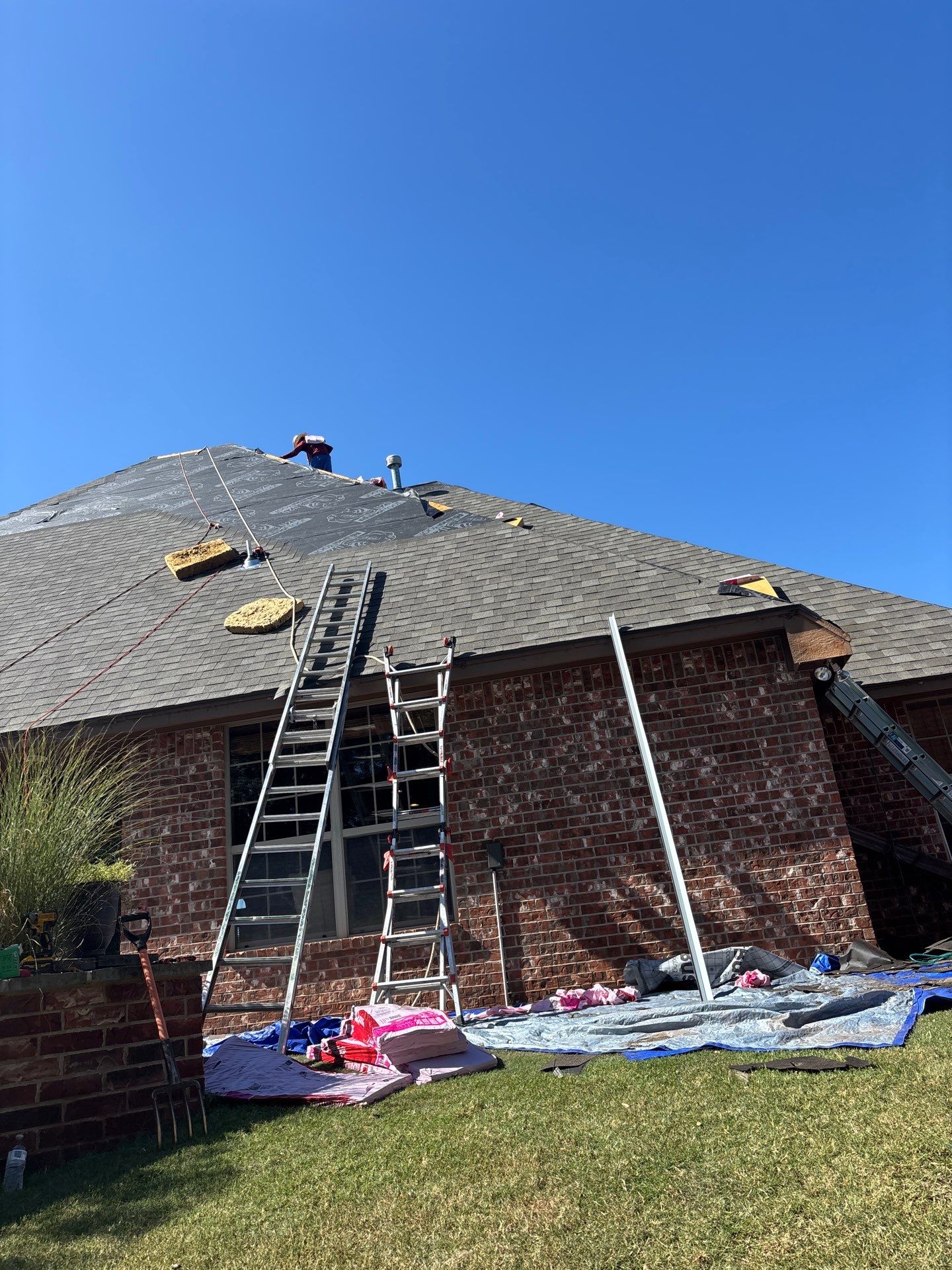 Owens Corning Oakridge - Driftwood by Frontline Roofing and Construction