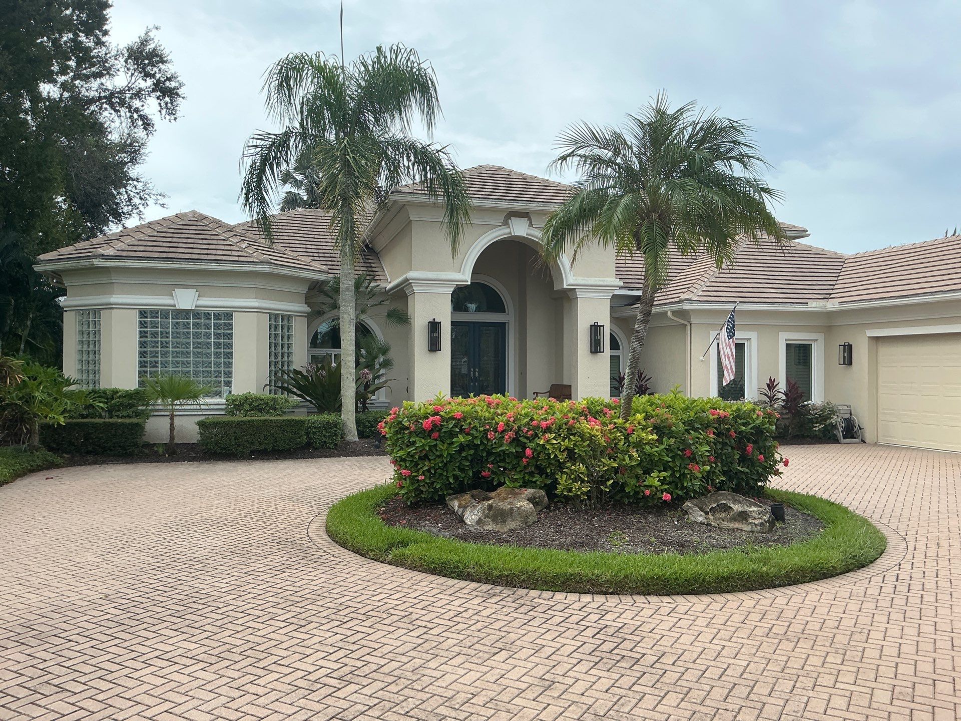Custom Gutter Solutions for Luxury Villas in Osprey FL by Gutter Professors