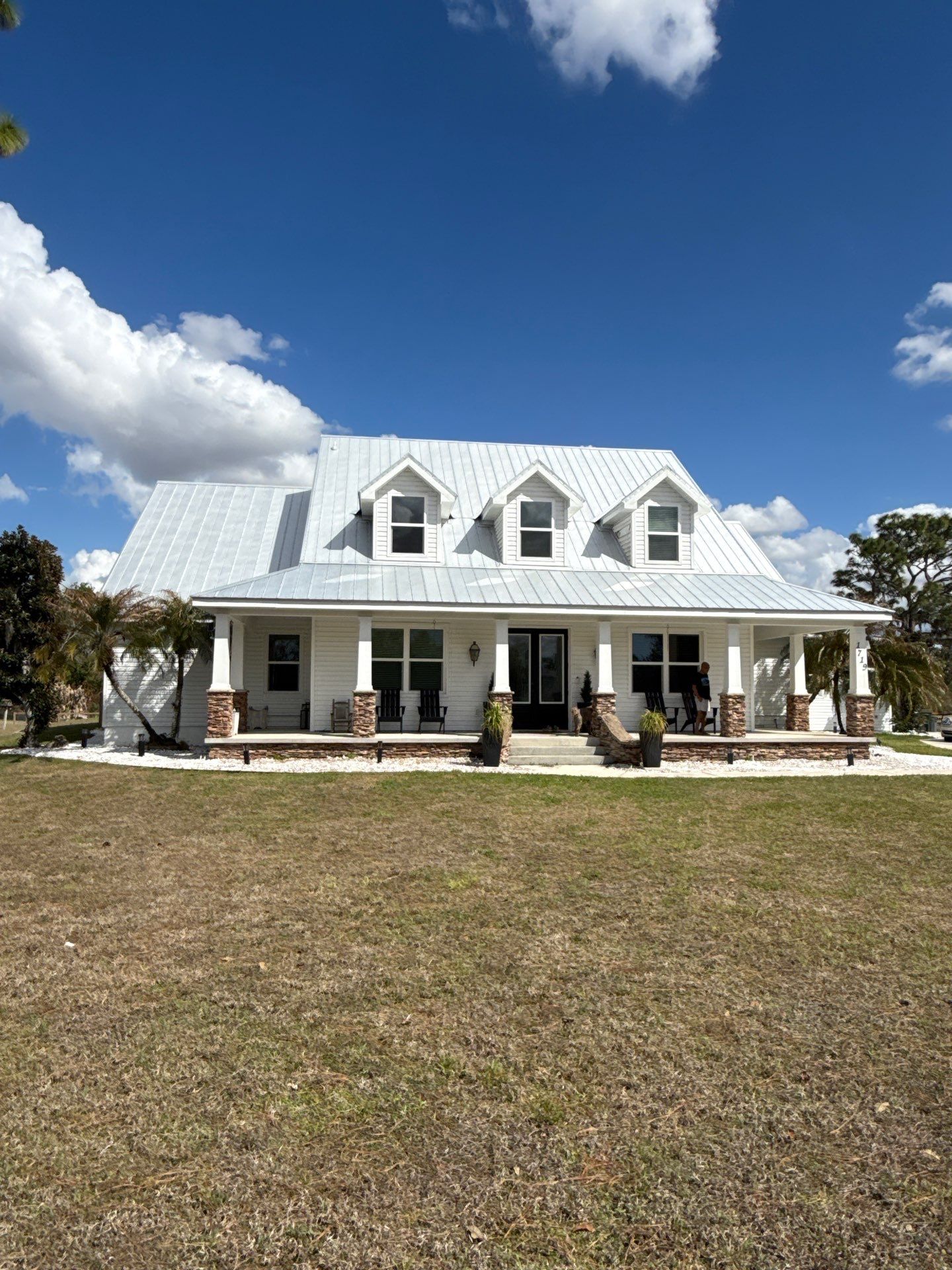 Seamless Aluminum Gutter Installation using 6 Inch Seamless Gutters in Sarasota FL by Gutter Professors