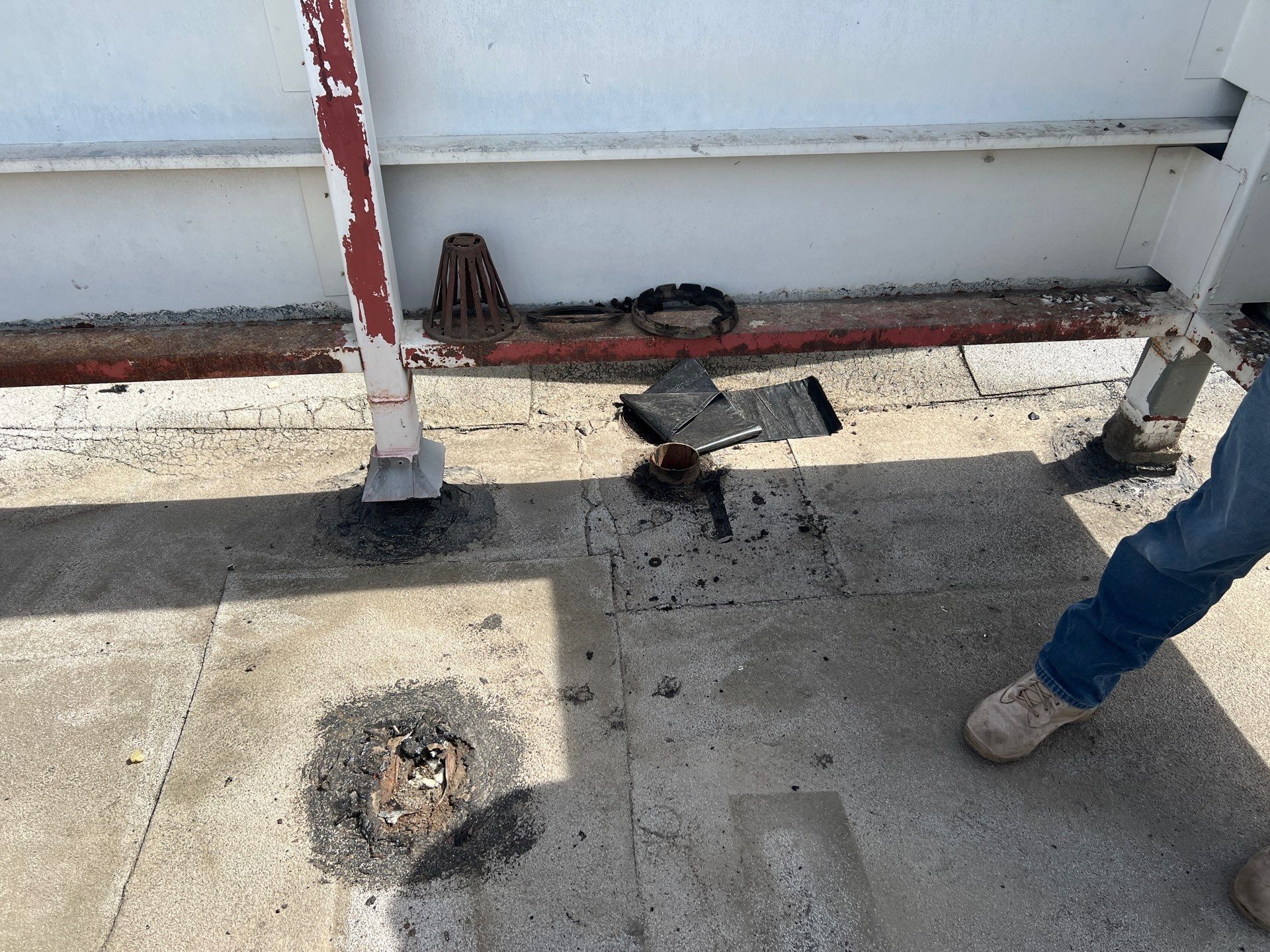 TPO single-ply roofing system using GAF Everguard 60 mil by Straight Edge Roofing Inc