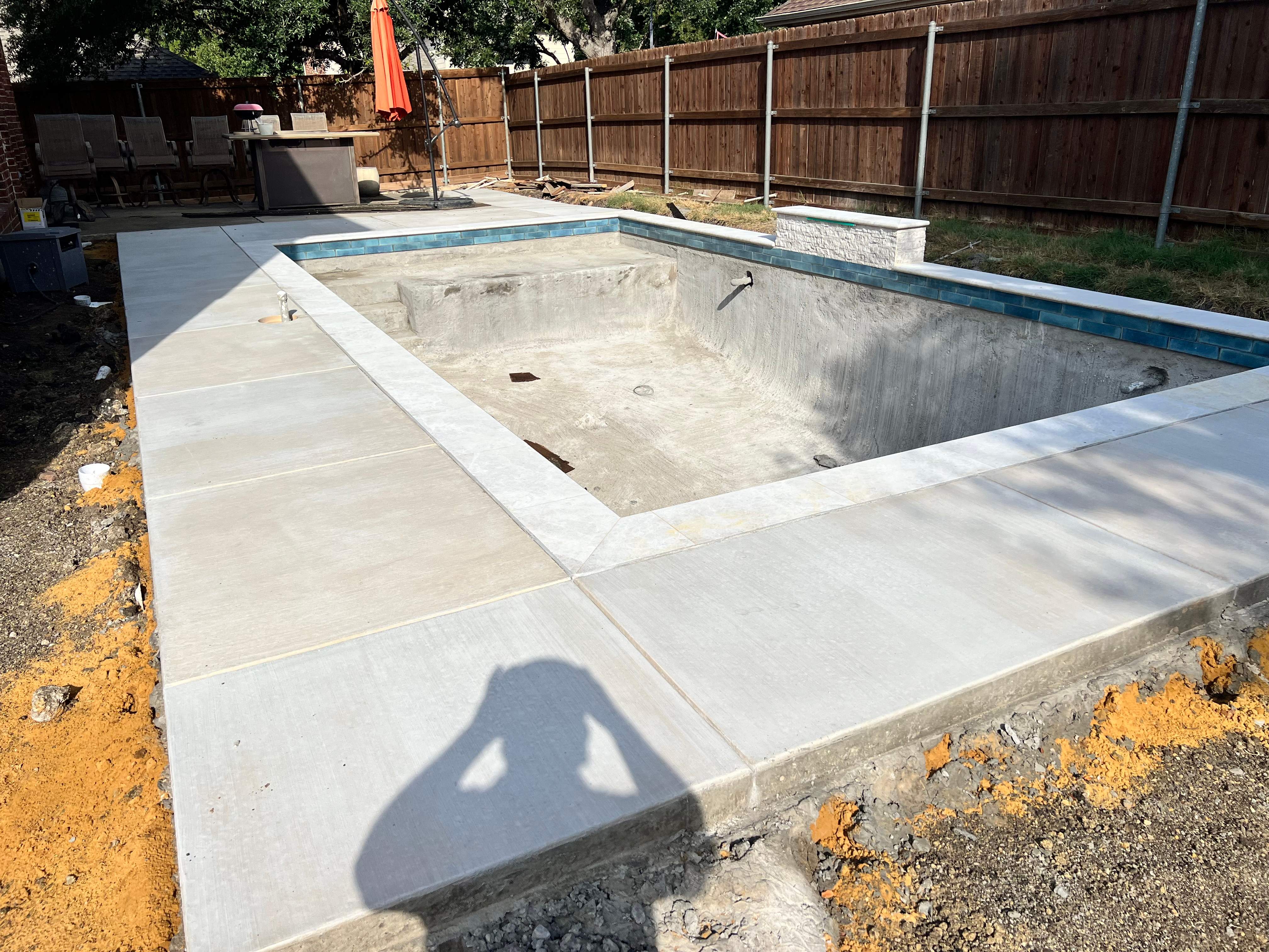 Geometric Pool with Raised Spa by Pinnacle Pools and Spas - DFW