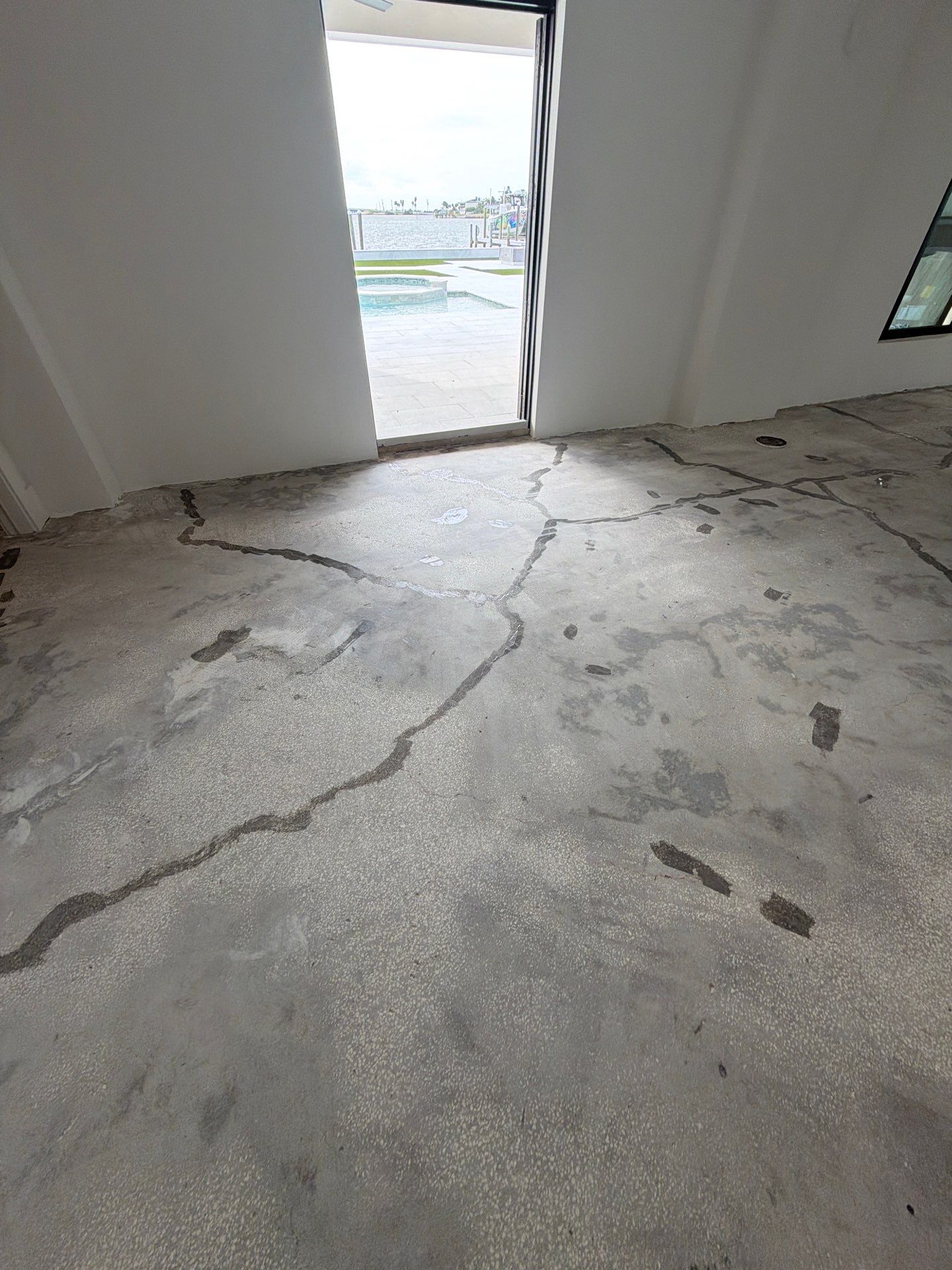 Residential Garage Floor Preparation and Epoxy Coating in Dunedin by Performance Floors & Coating