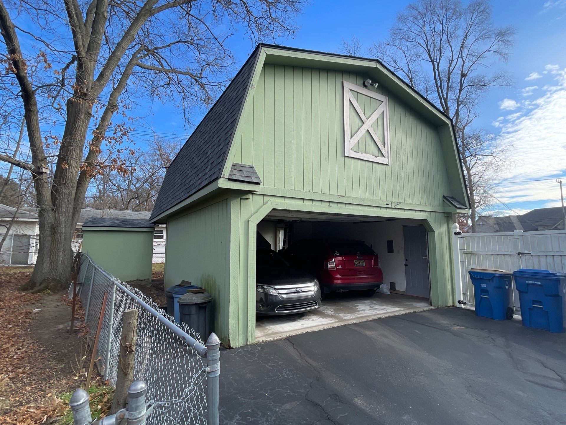 Siding Replacement using Hardie Plank S8 1/4" by 180 Contractors