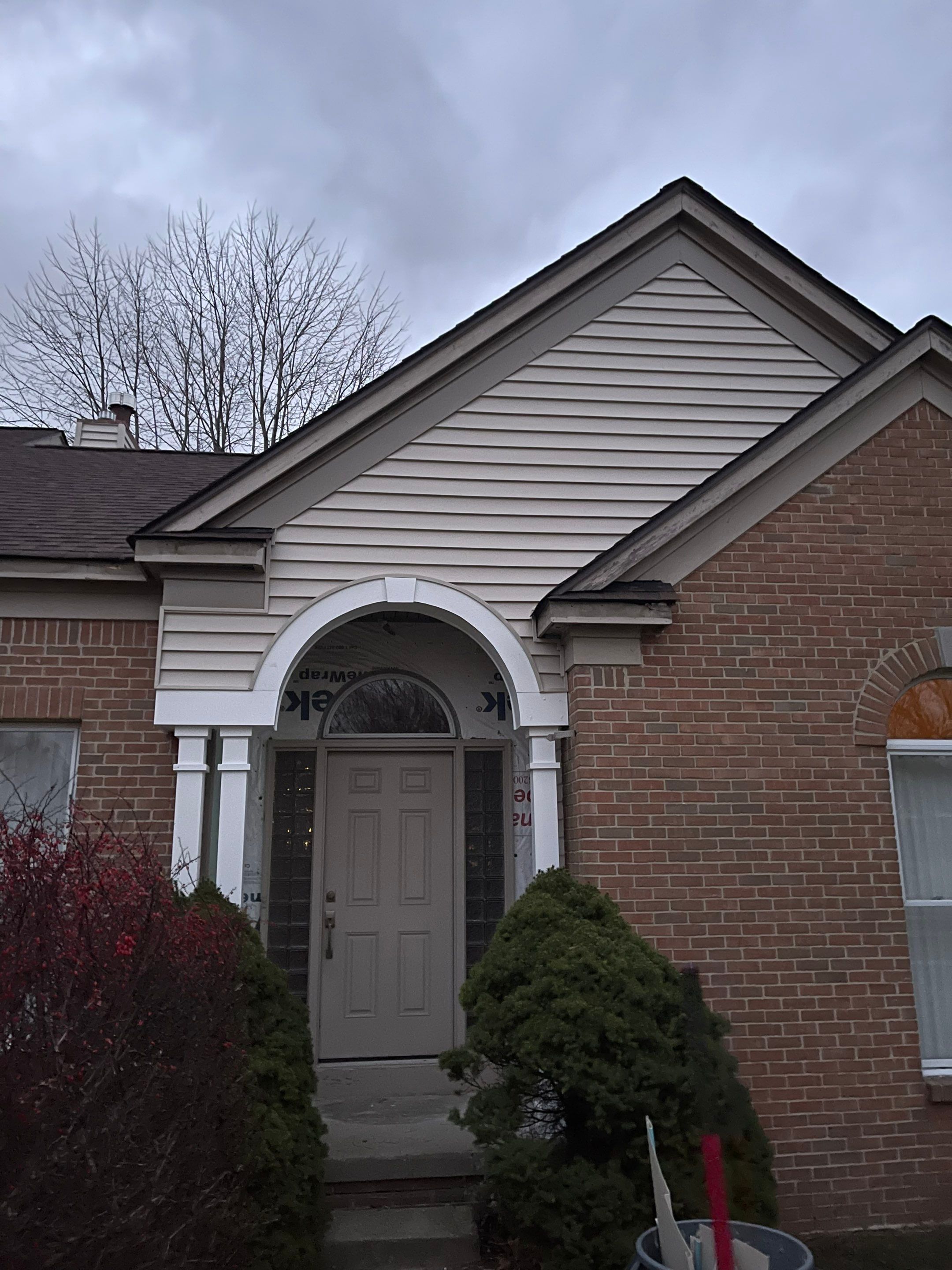 Siding Replacement using Alside Charter Oak D4.5" by 180 Contractors