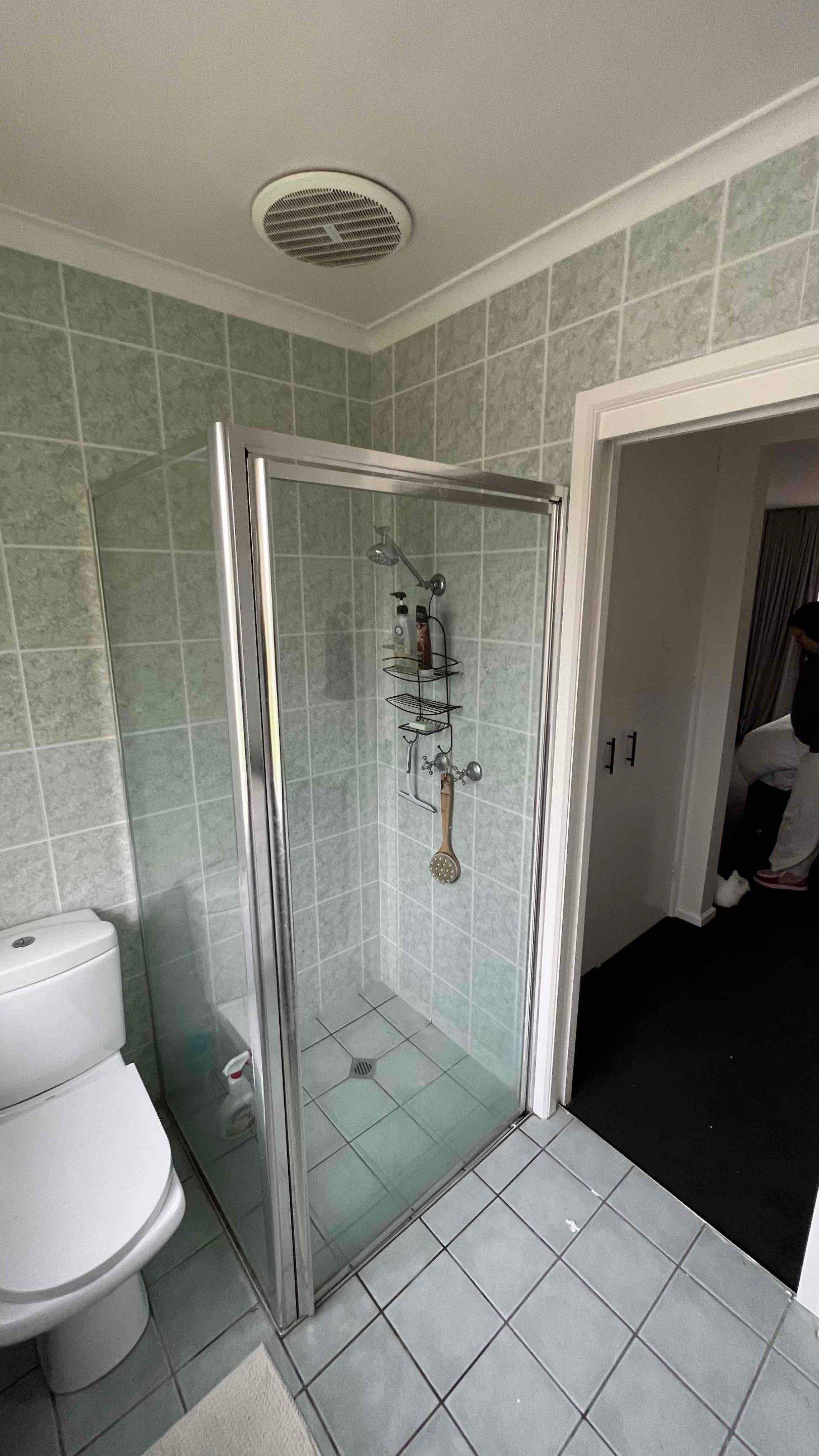 Small Ensuite Renovation by Re-seal Bathrooms