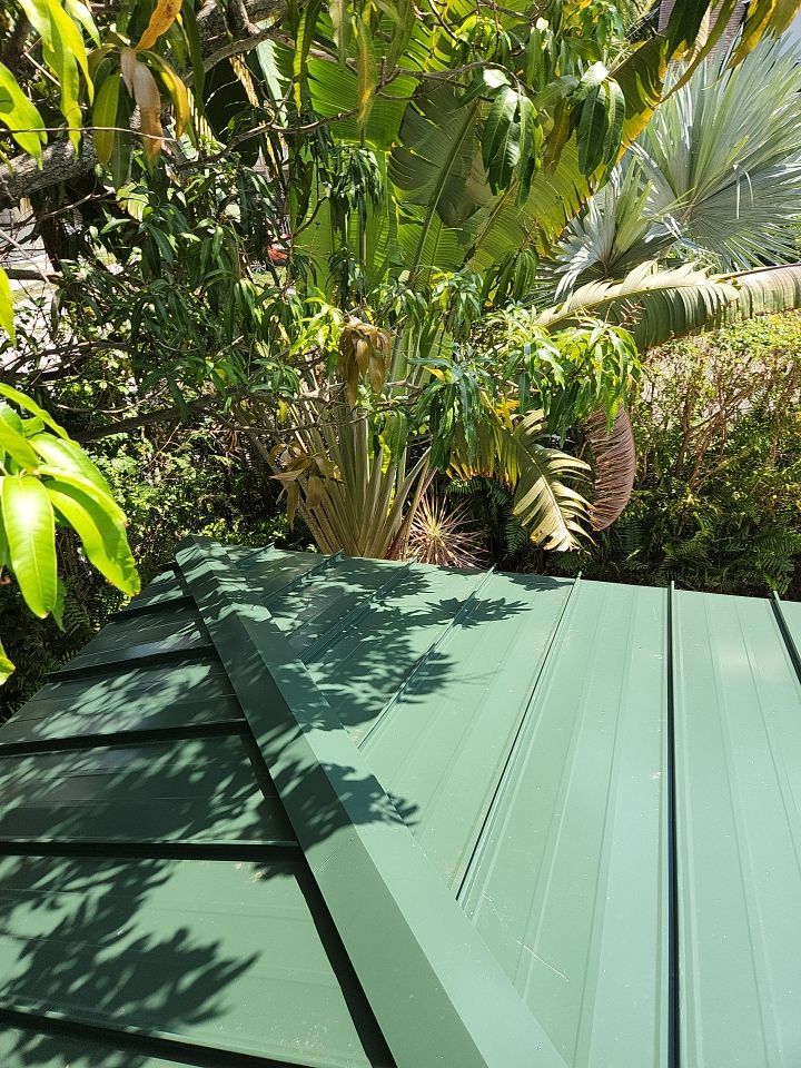 Metal Roof - Galvalume Evergreen by Istueta Roofing