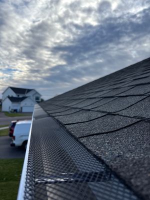 5-Inch Seamless Gutter Installation with Black Steel Screens – Buffalo, MN