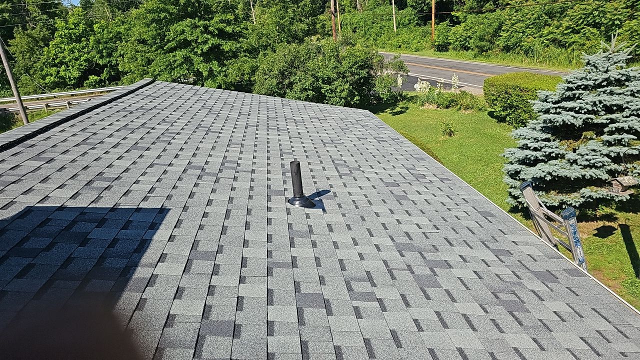 ATLAS PINNACLE COLOR: HEARTHSTONE by Eagle Eye Roofing