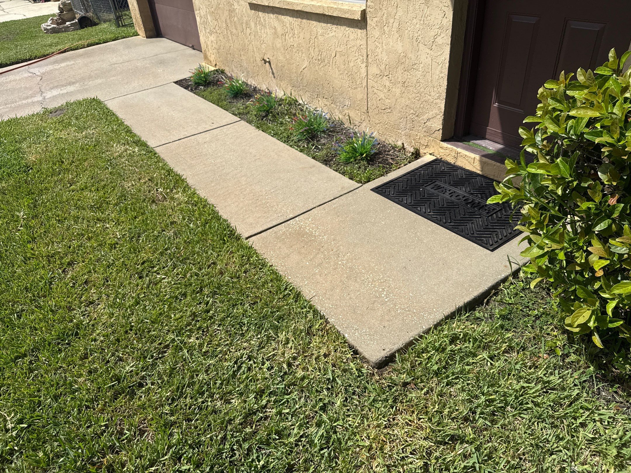 Concrete Driveway & Paver Cleaning – Sylvan Oaks, Palmetto, FL by Sunshine AquaWash