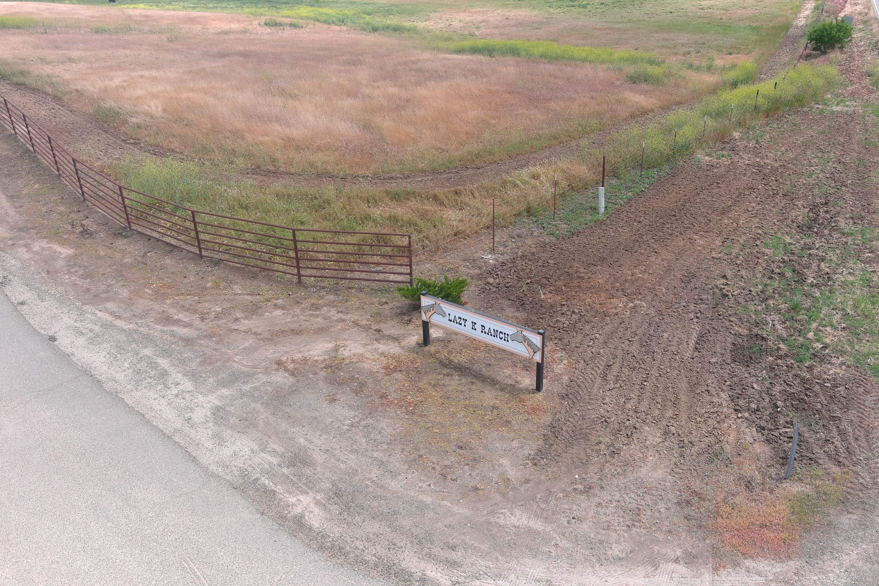 Metal roofing installation using Standing seam metal roofing system by Straight Edge Roofing Inc