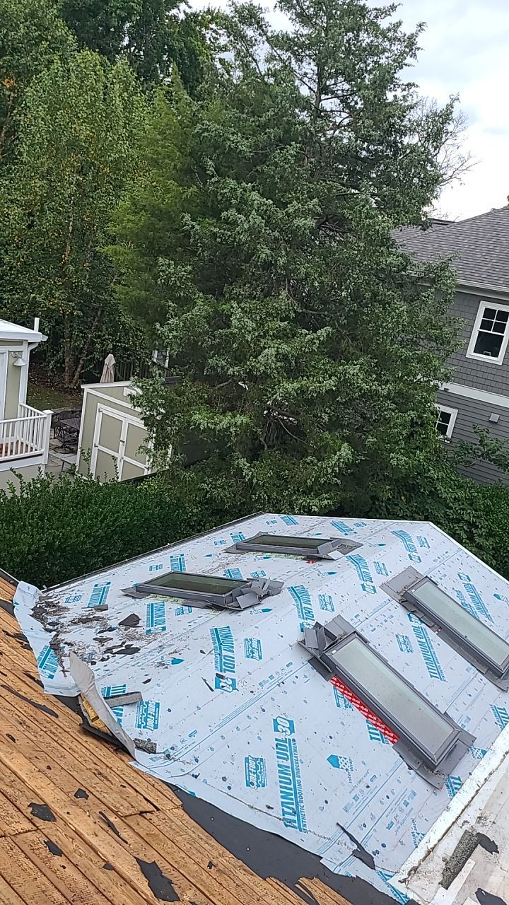 Arlington: CertainTeed Landmark Designer Shingles in Colonial Slate by RM Banning, Inc.