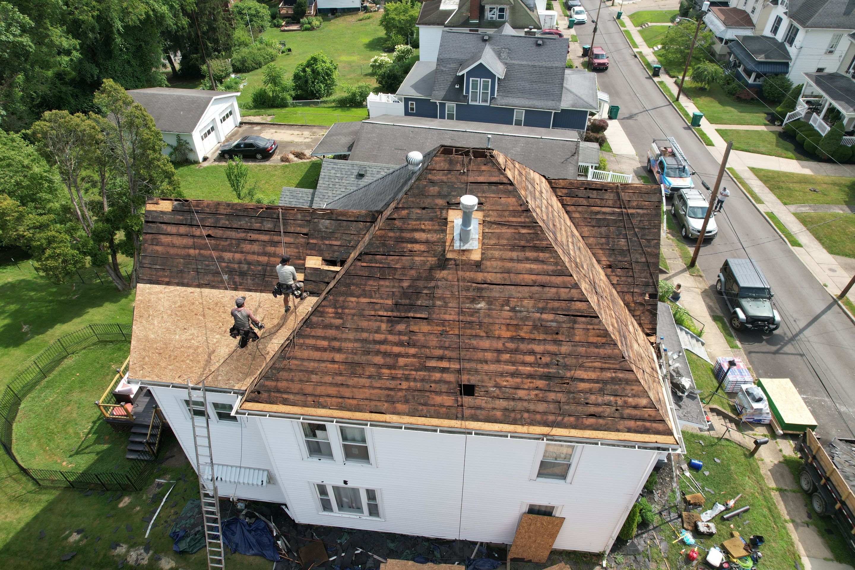 Residential Roofing Installation using GAF Timberline HDZ Charcoal by Rainstoppers Roofing