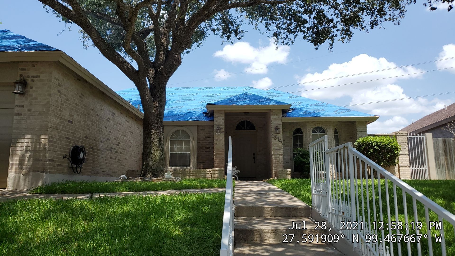 Residential Roofing Installation using Owens Corning - Oakridge by JM Flores Roofing & Construction, Inc