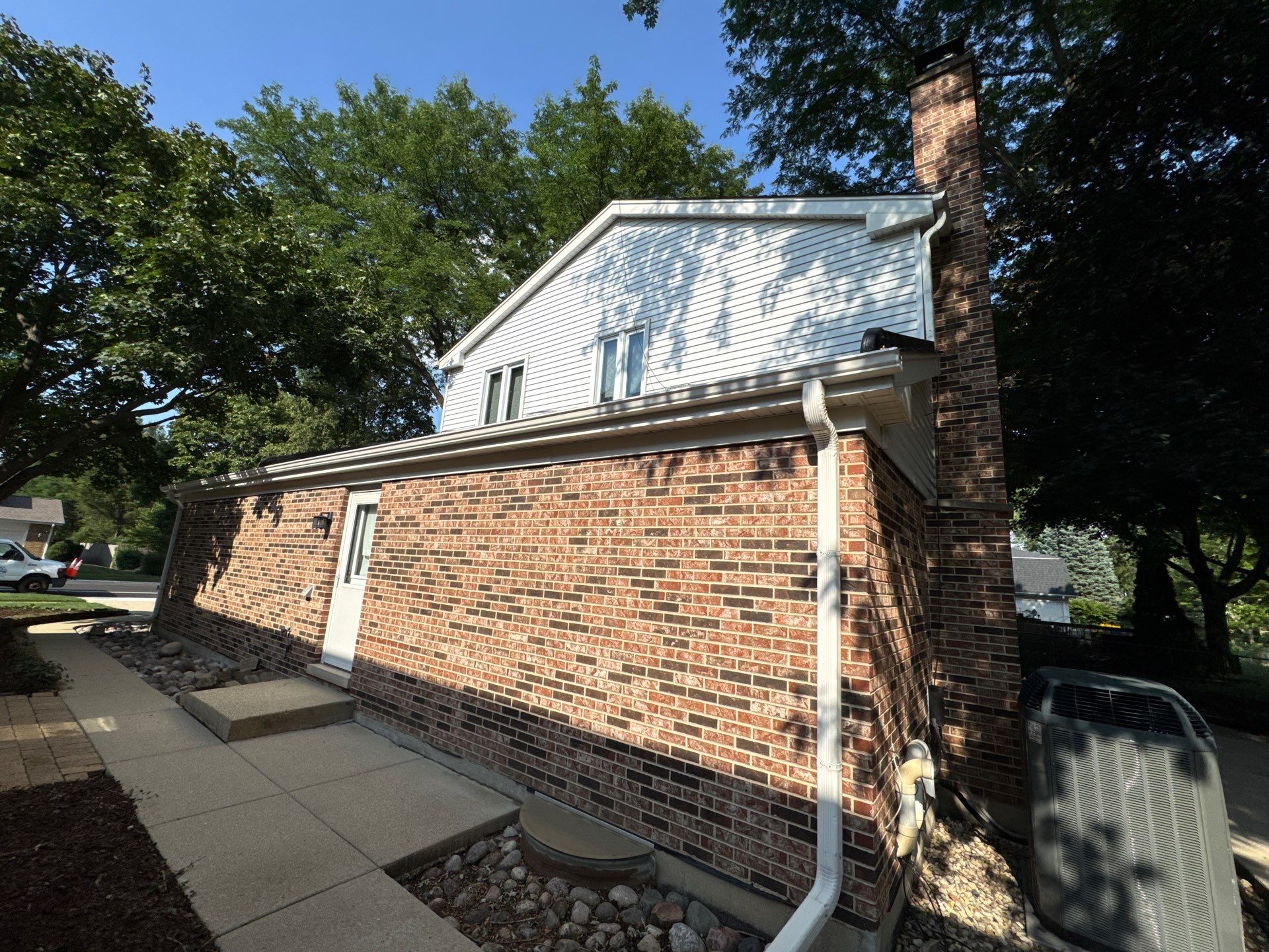 Palatine house wash and concrete power washing by Northern Power Washing LLC.