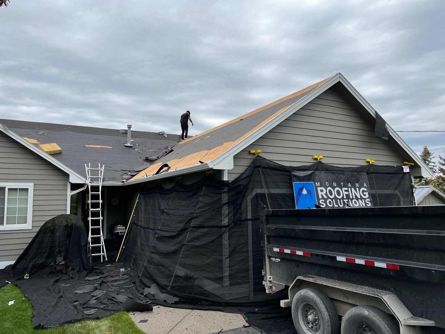 GAF Timberline HDZ - Charcoal by Montana Roofing Solutions