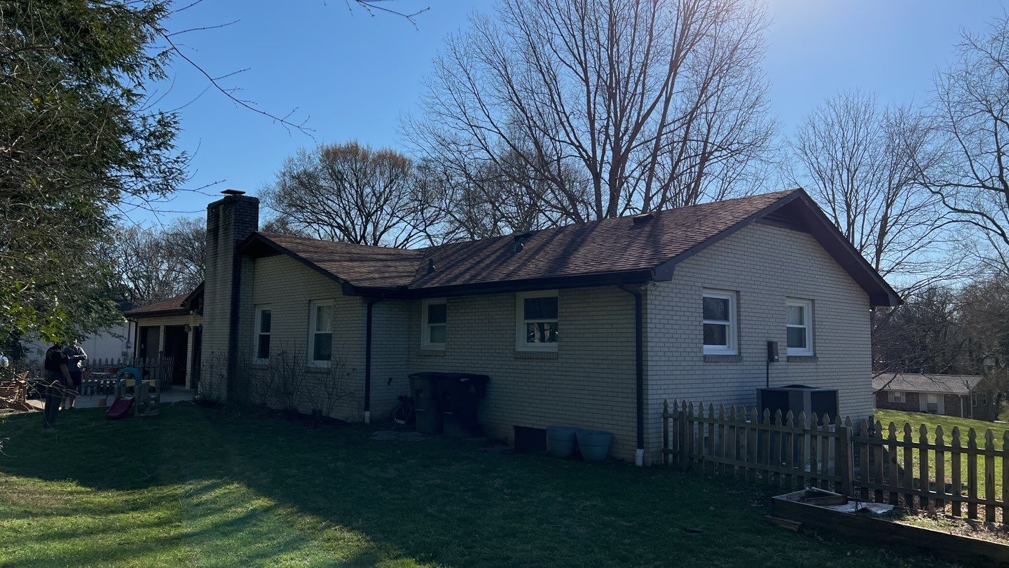Residential Roofing Installation using Owens Corning Oakridge Roofing System by Undersun Roofing 