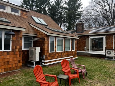 Siding Installation using Perfection Red Western Cedar Shingles