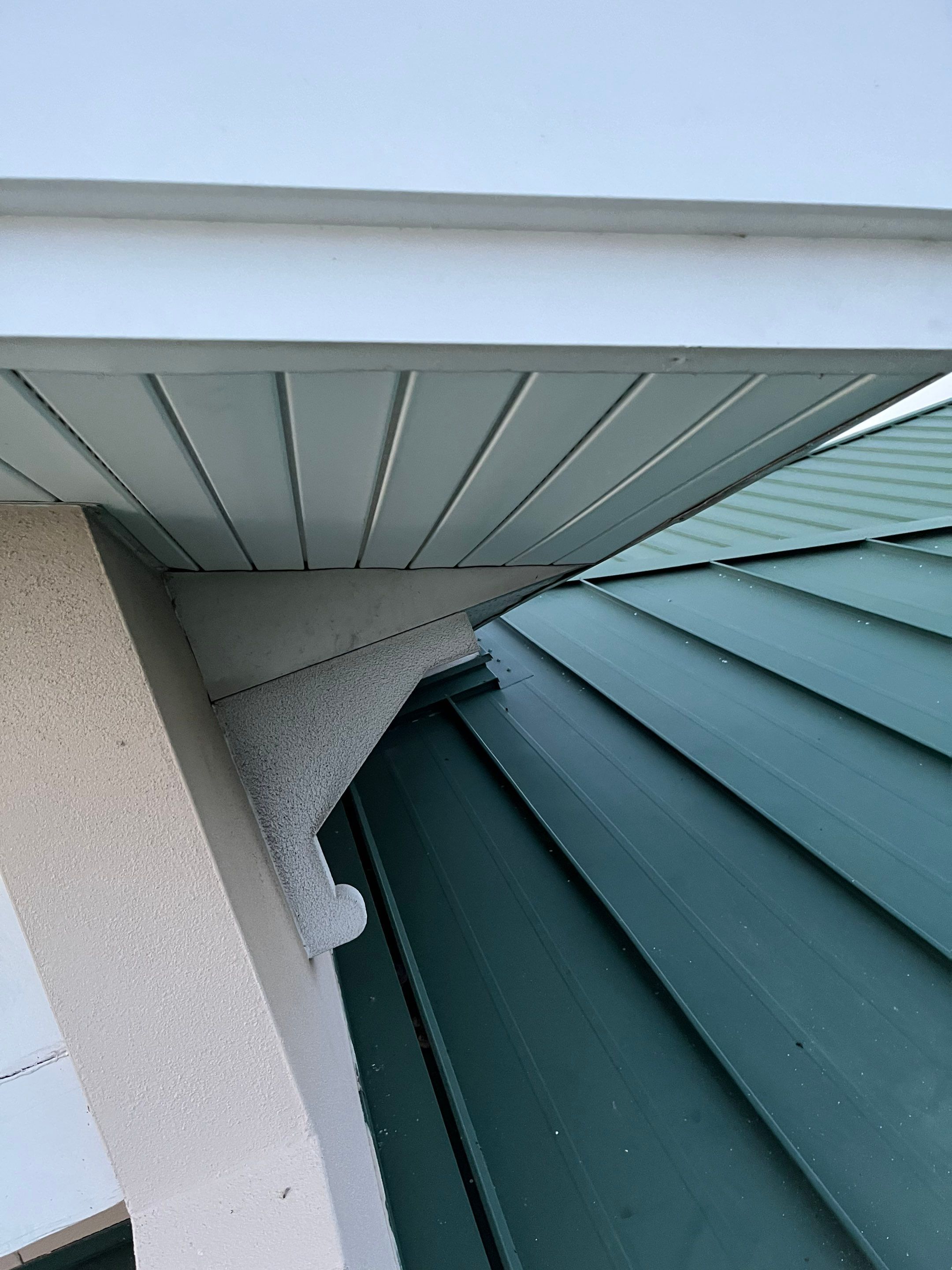 Soffit and Fascia Repair in Sarasota FL by Gutter Professors