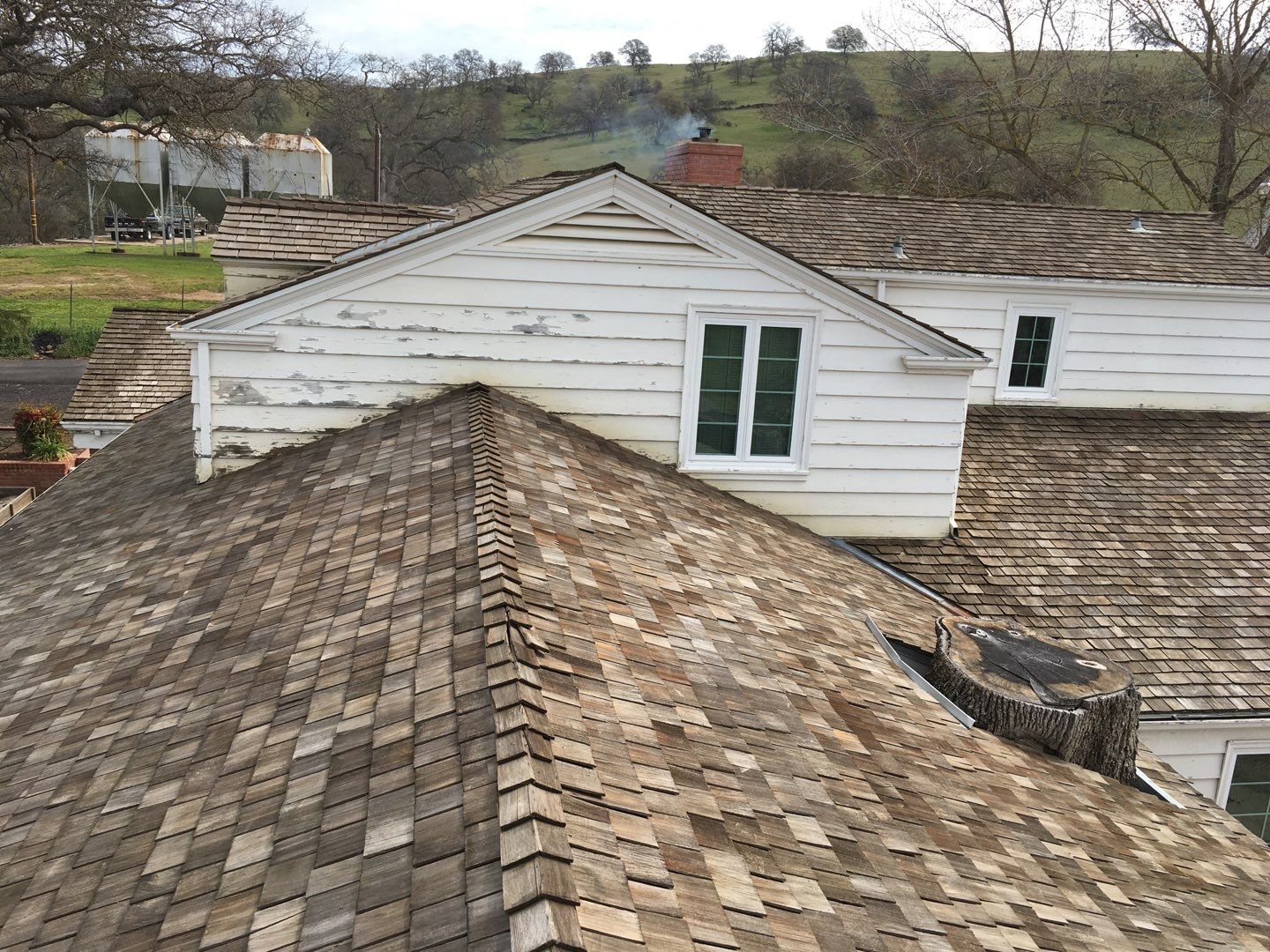 Residential Roofing Installation using Standing seam metal roofing system by Straight Edge Roofing Inc