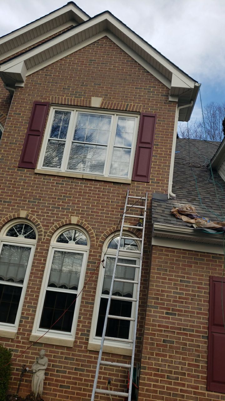 Fairfax Station: CertainTeed Landmark Pro Designer Shingles in Max Def Weathered Wood by RM Banning, Inc.