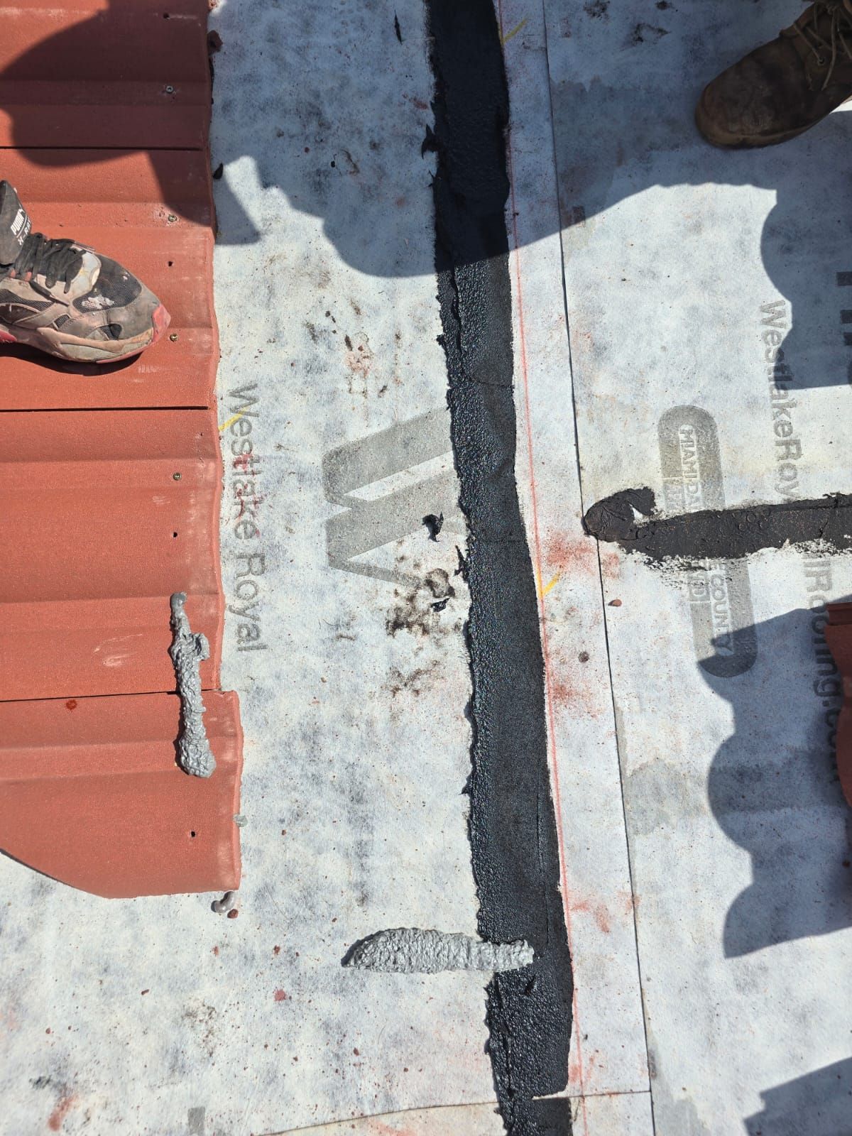 Tile Roof Repair in Hollywood ā Precision, Professionalism, and Quality Work by Aastro Roofing