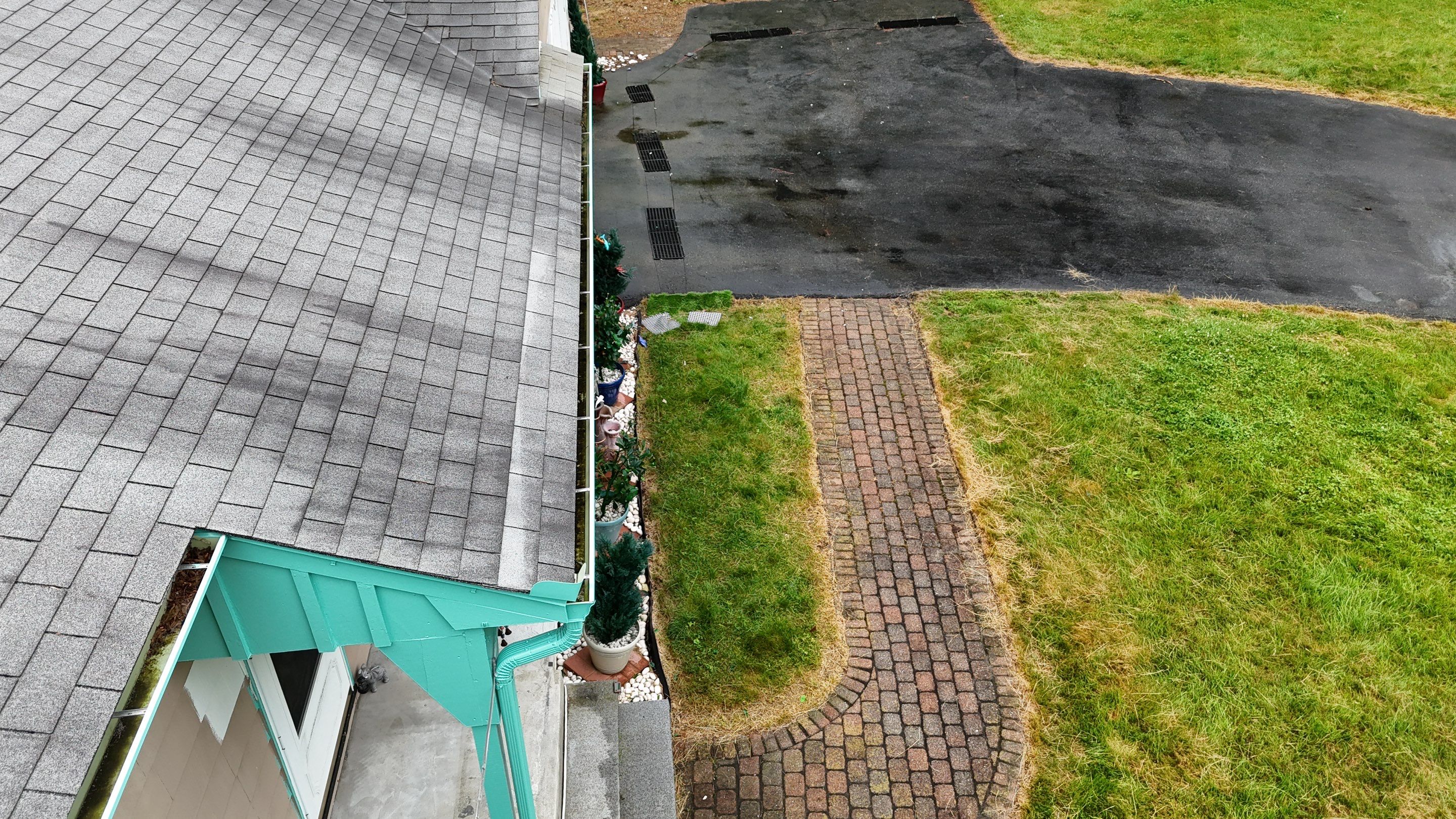 Roof Replacement with Gutter Guards – Westford, MA by Mighty Dog Roofing of Greater Middlesex County