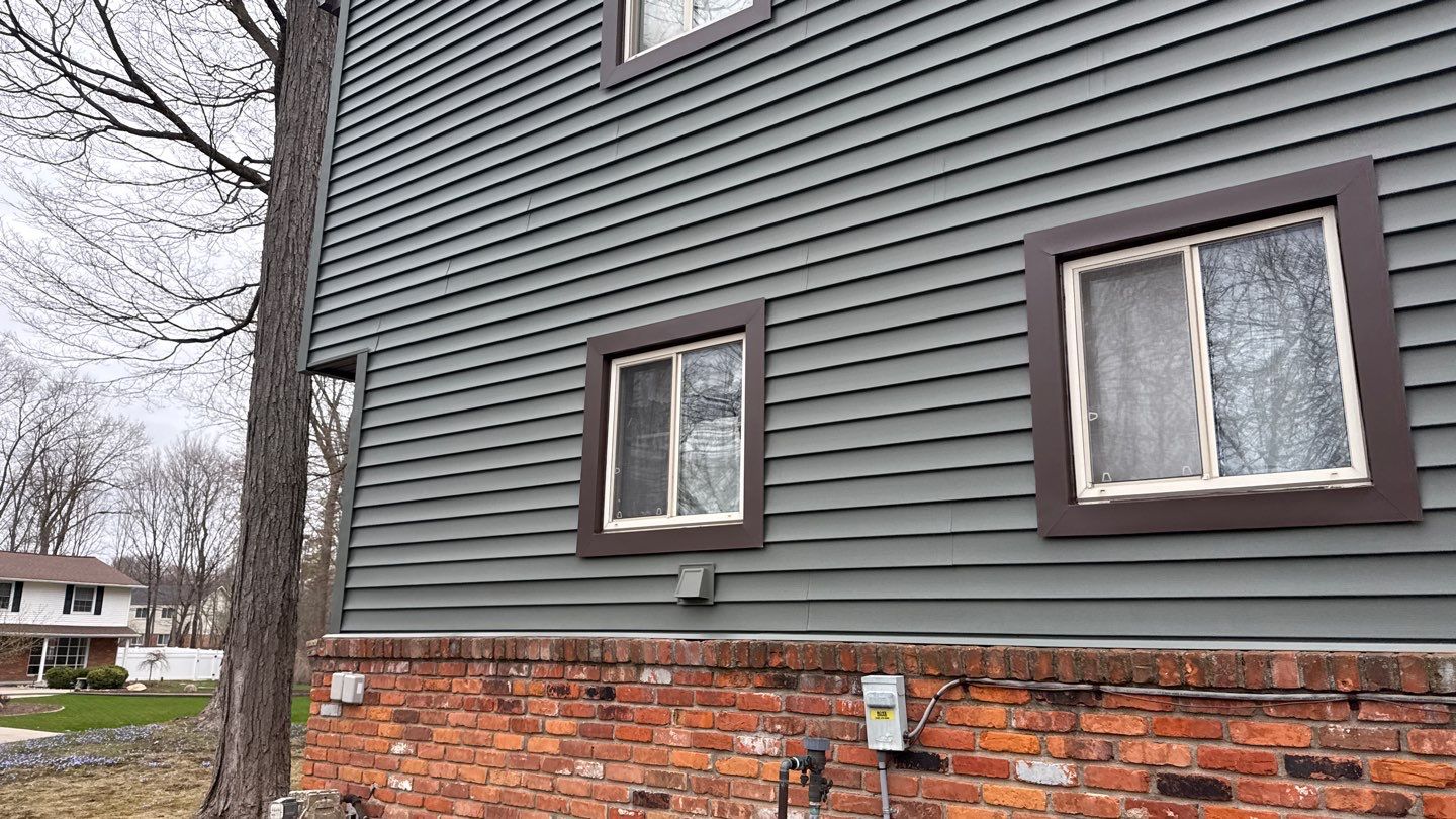 Siding Replacement using Alside Charter Oak D4.5" Deep Moss by 180 Contractors