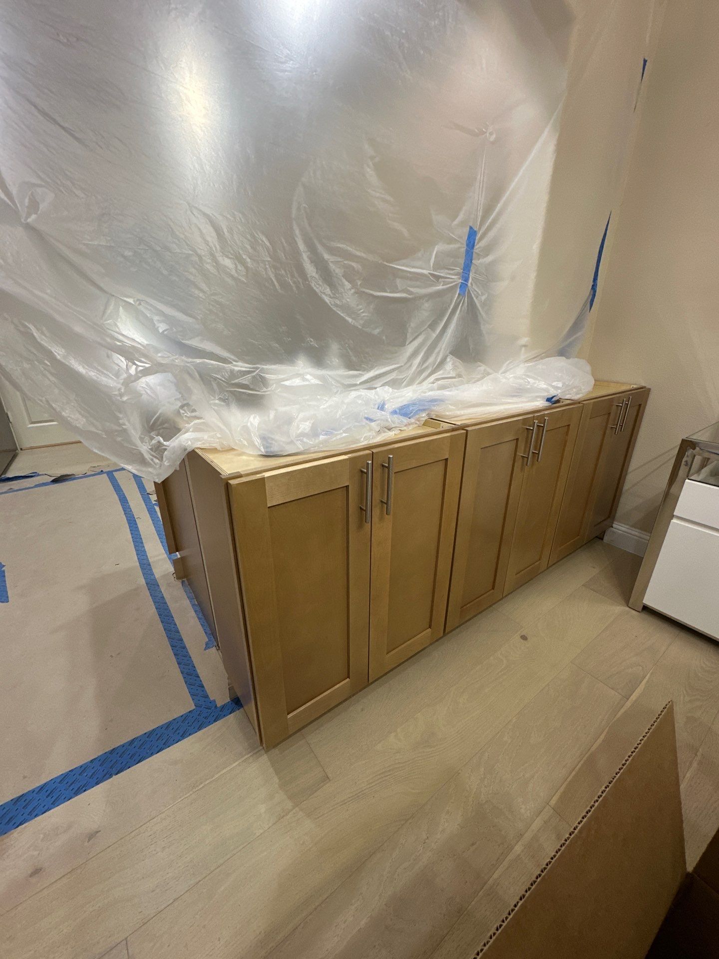 Layout-Loving Kitchen Refresh: Stunning Update in 14 Days Flat by Tibi Soli LLC