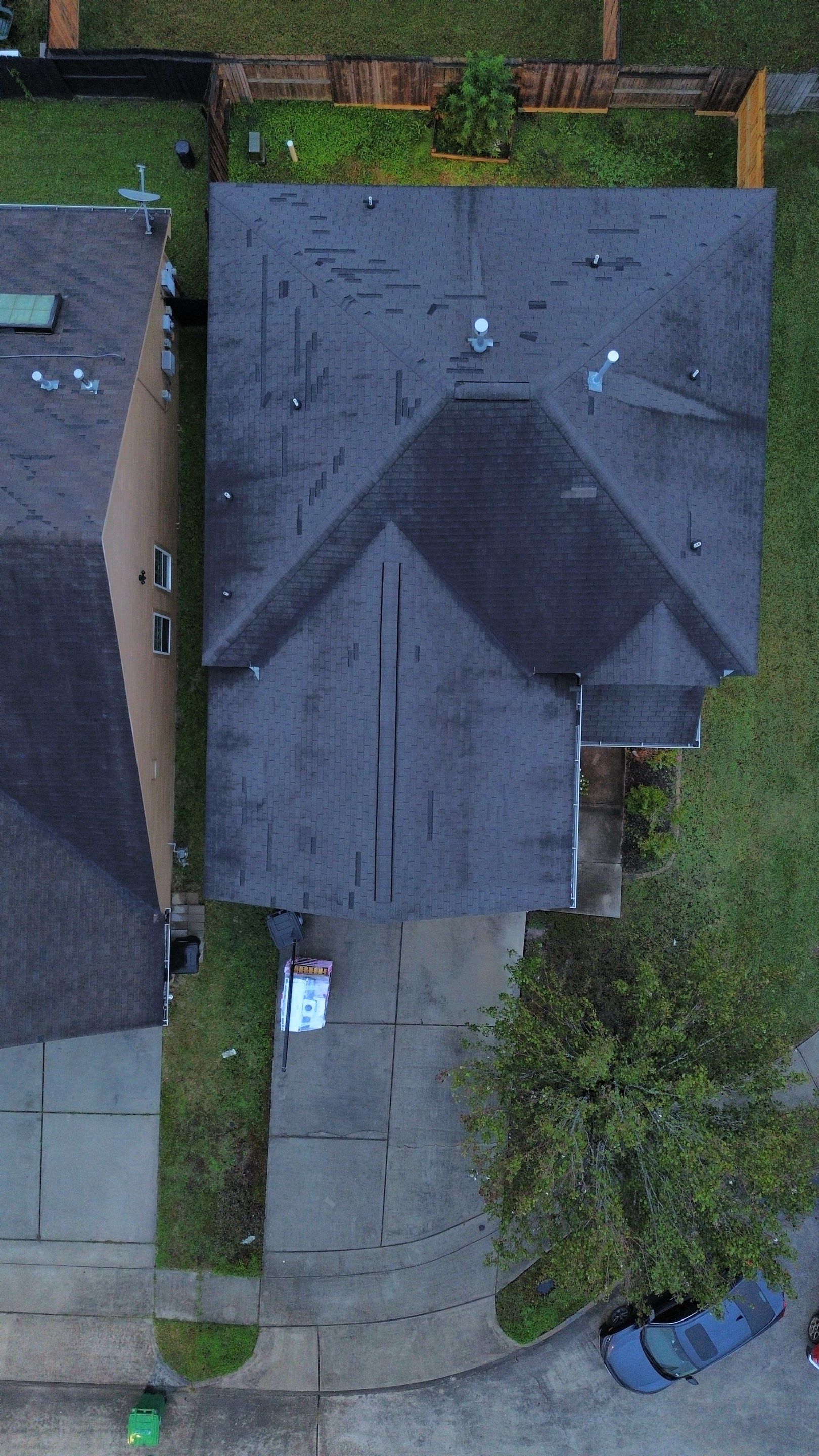 OC Duration Onyx Black by HHH Roofing & Construction