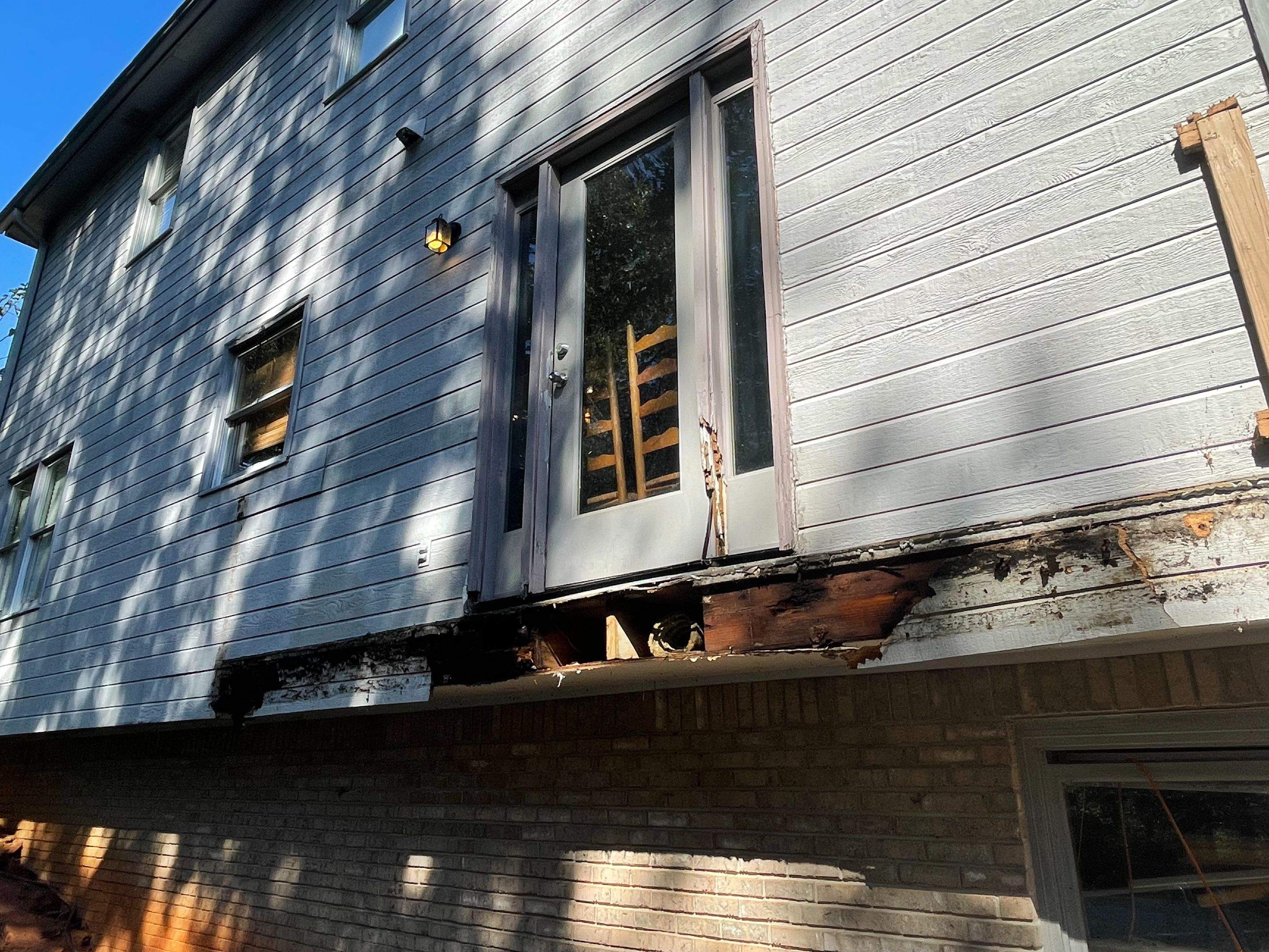 Balmoral Estates Screened Deck  by Pillar and Pine