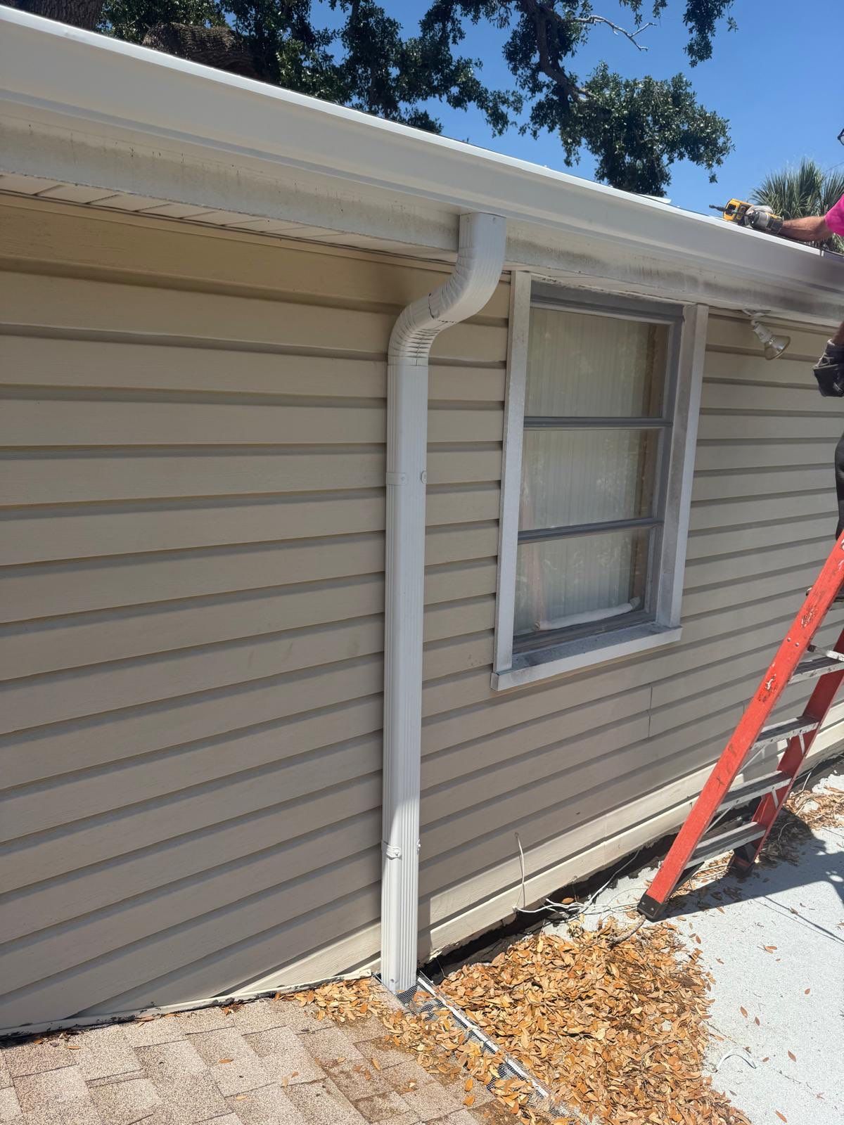 Residential Seamless Gutter Solutions in Tampa FL by Gutter Professors