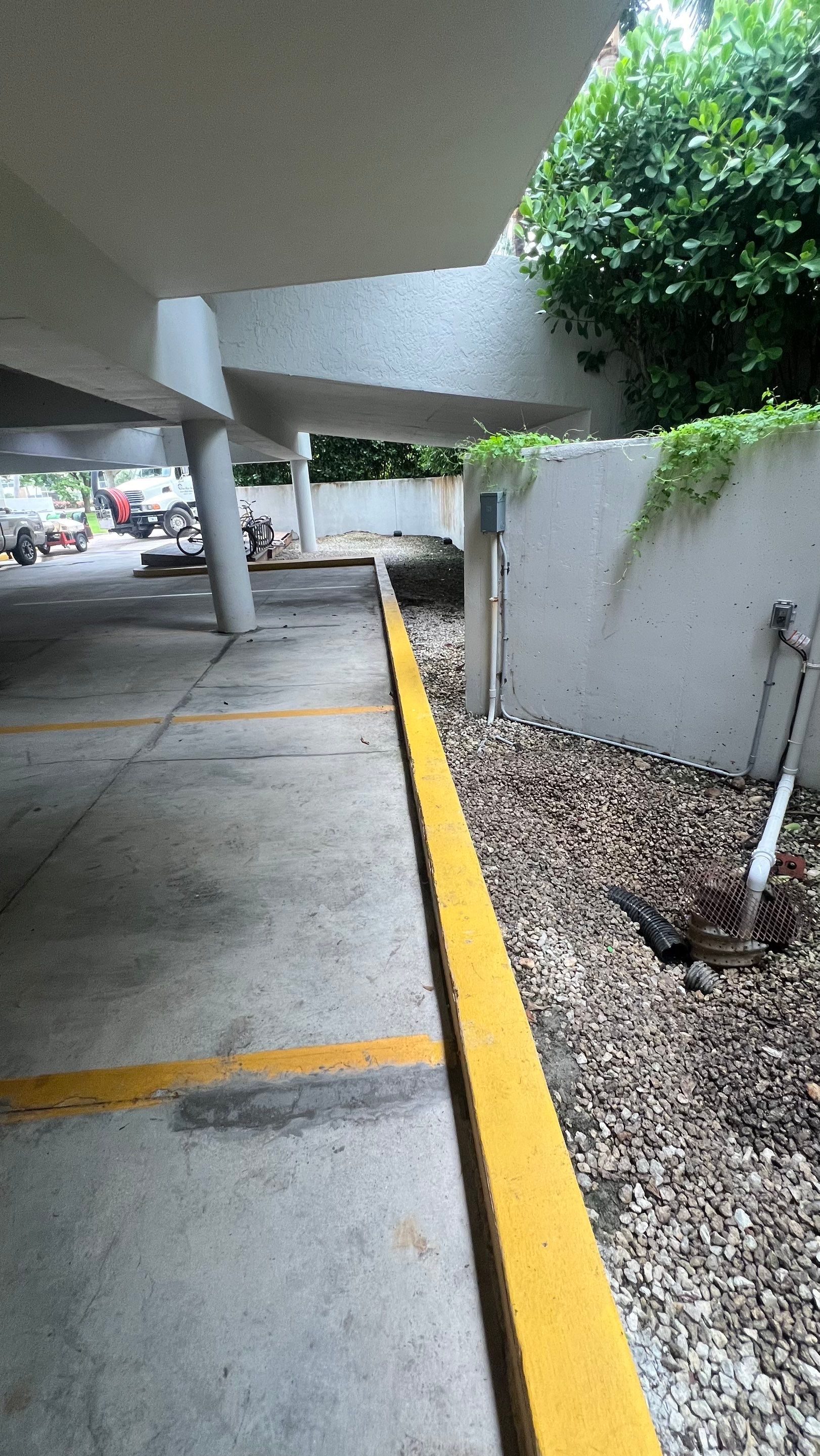 Marco Island Condo Stormwater System Maintenance and Standing Water Removal by APS Power & Water