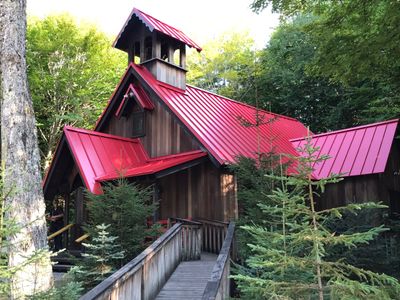 Residential Roofing Installation using Standing Seam 