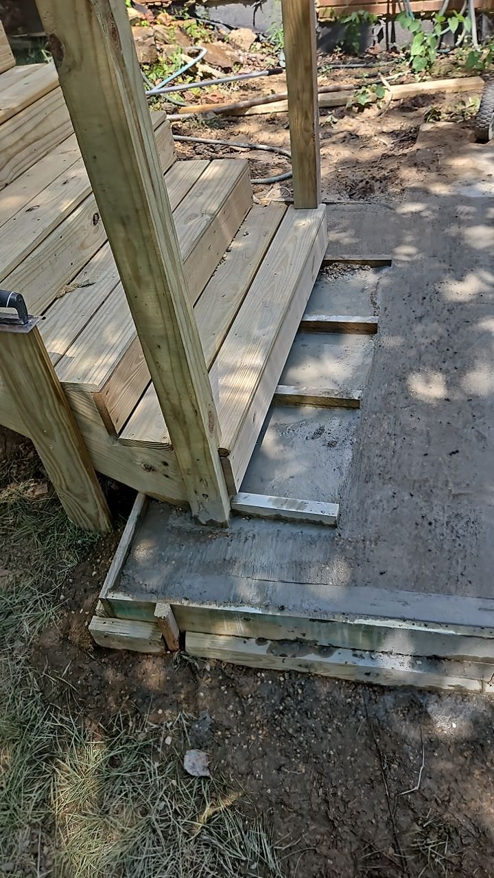 Russet Cove Circle - Deck Installation by Pillar and Pine