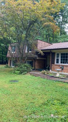 Fairfax Station: CertainTeed Landmark Pro Designer Shingles in Max Def Resawn Shake