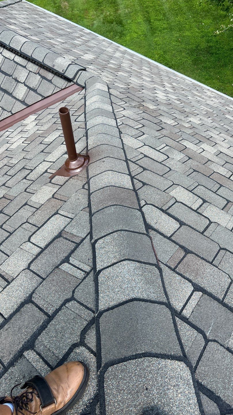 Roof Replacement using Certainteed Grand Manor Shingles by American Home Contractors