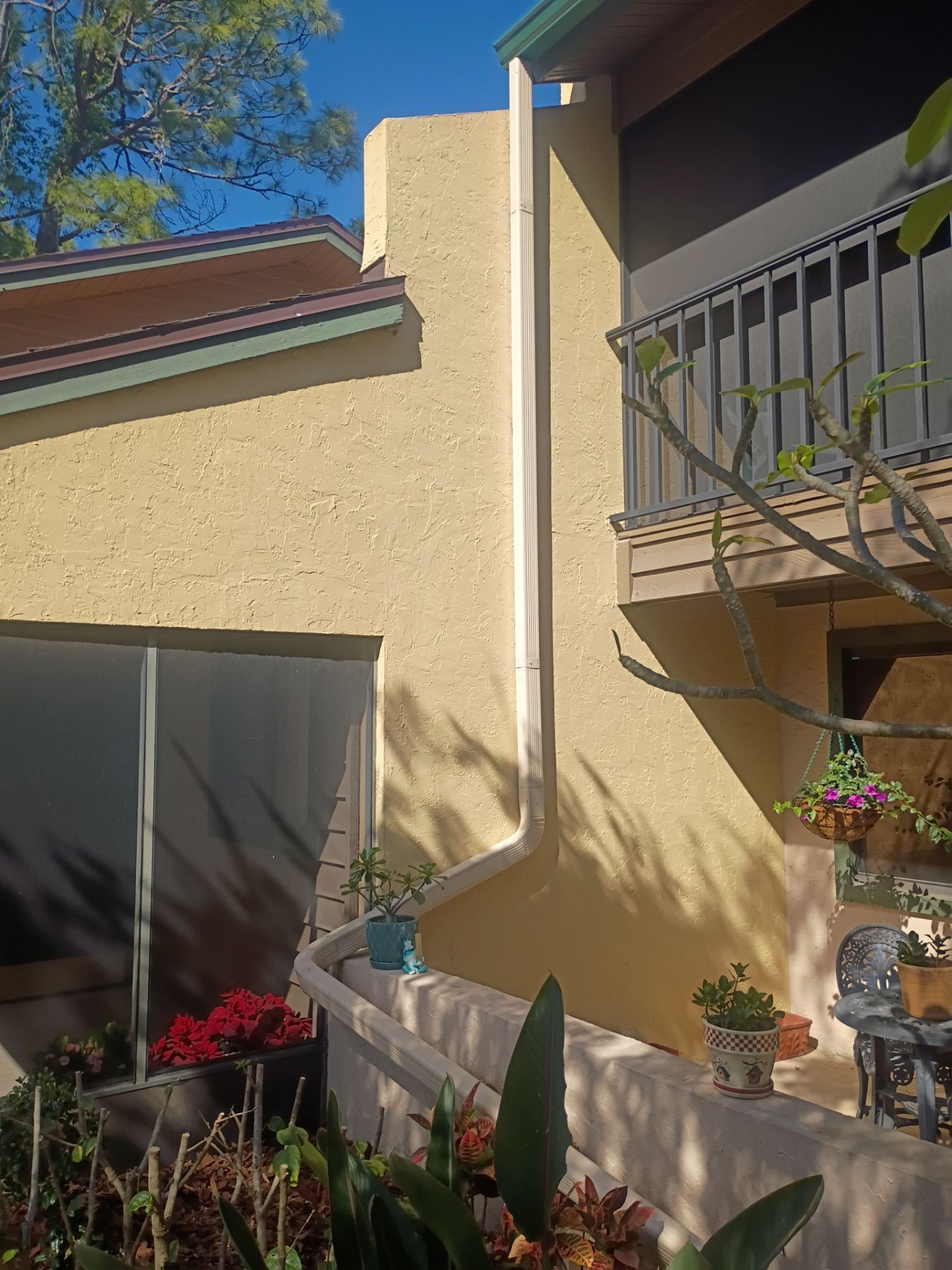 Leaf Guard using Gutter Guards & 3X4Downspoutsts in Sarasota FL by Gutter Professors