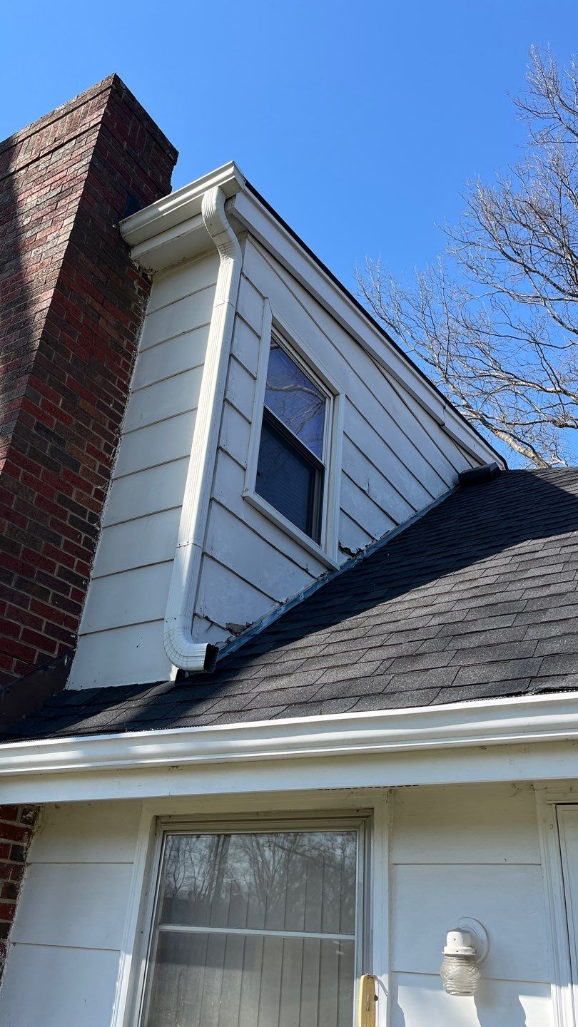 Siding Installation using White Market Square by EEC Windows, Siding & Roofing
