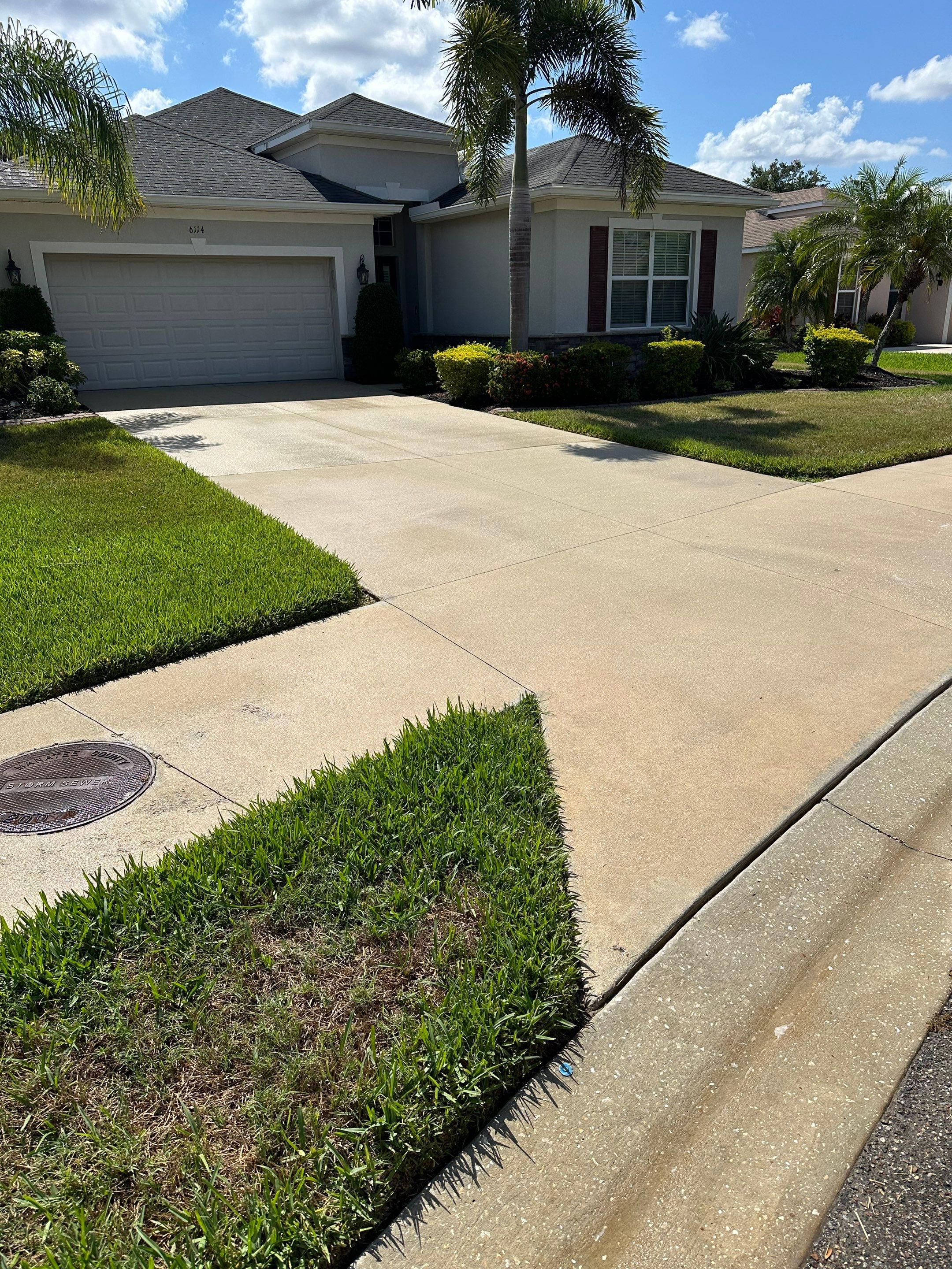 🚗 Concrete Driveway & Sidewalk Cleaning – Old Mill Preserve, Palmetto, FL by Sunshine AquaWash