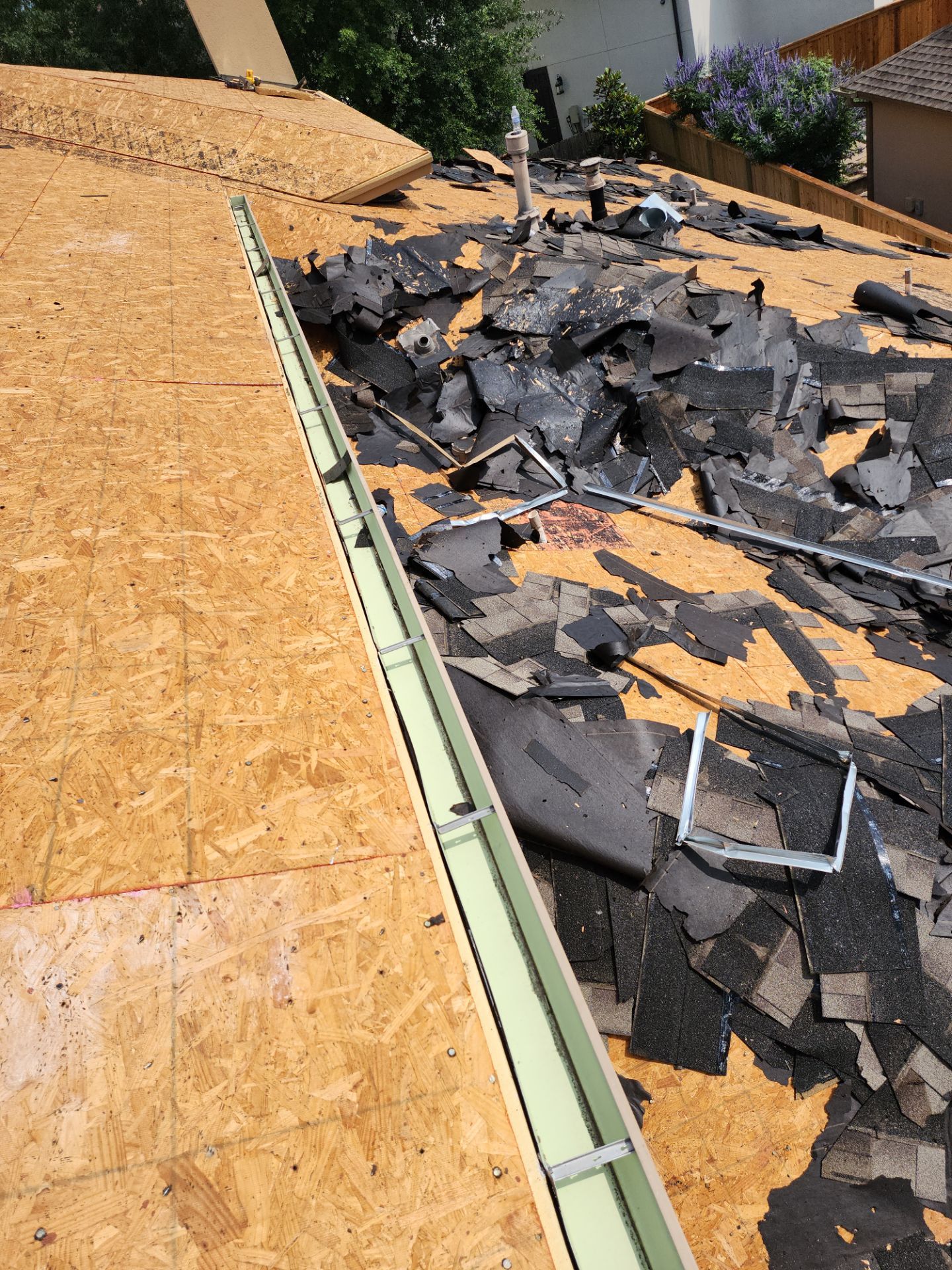 Residential Roofing Installation using Owen's Corning Duration (Lifetime) Shingles by Roof Repair Company