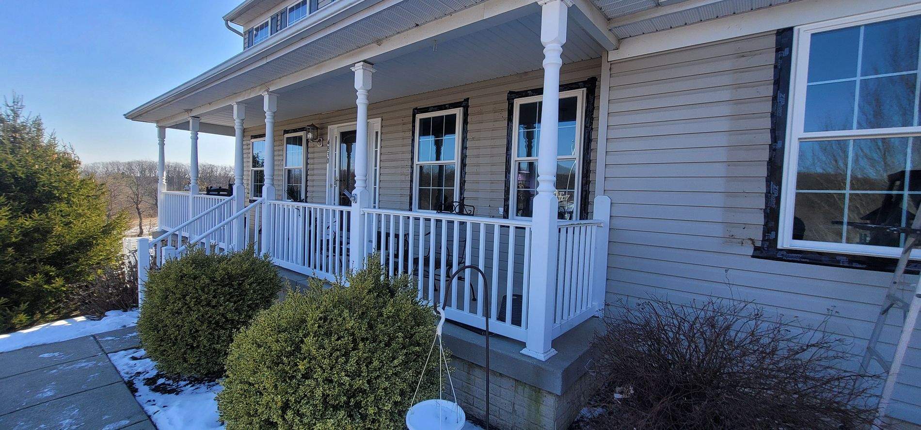 Provia Windows & CertainTeed Siding by Roof Right Inc