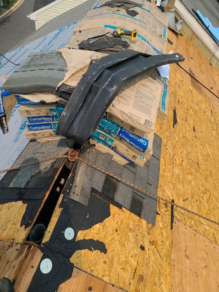 Sterling: CertainTeed Landmark Designer Shingles in Pewter by RM Banning, Inc.