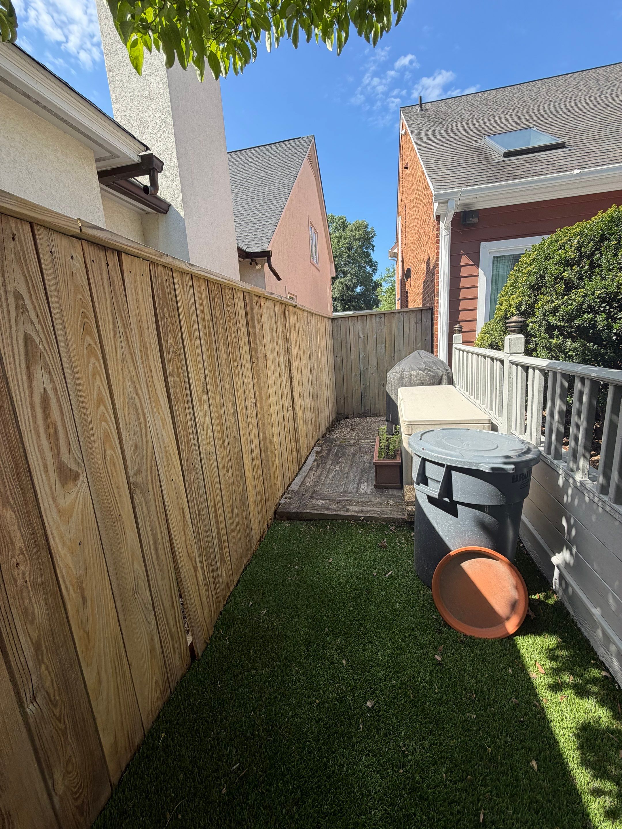 Deck and Fence Powerwash and Staining in Richmond, VA by Graystone Group